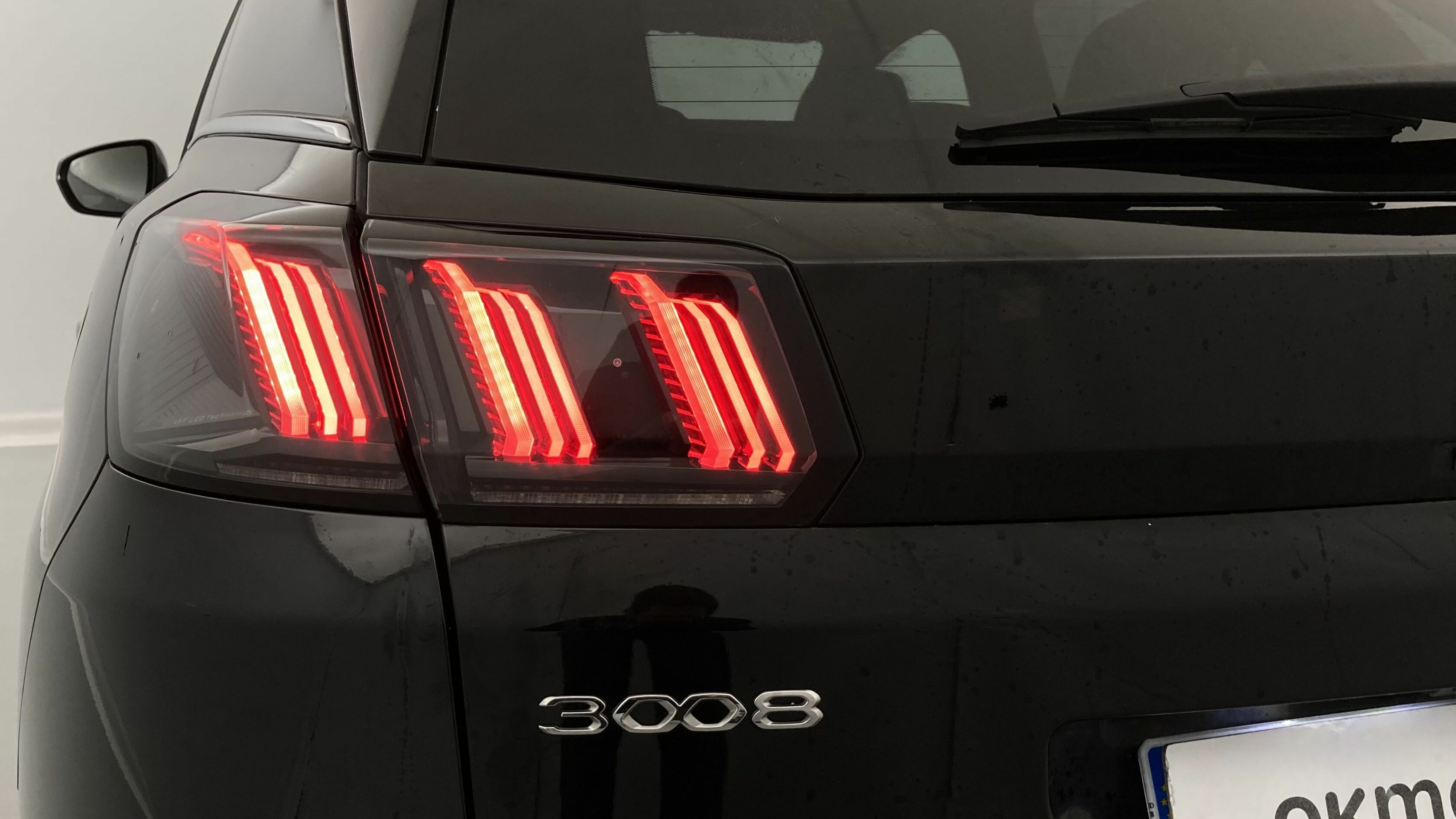 peugeot 3008 gt pack 1.6 HYBRID 300 EAT PHEV 2022 negro perla nera 28