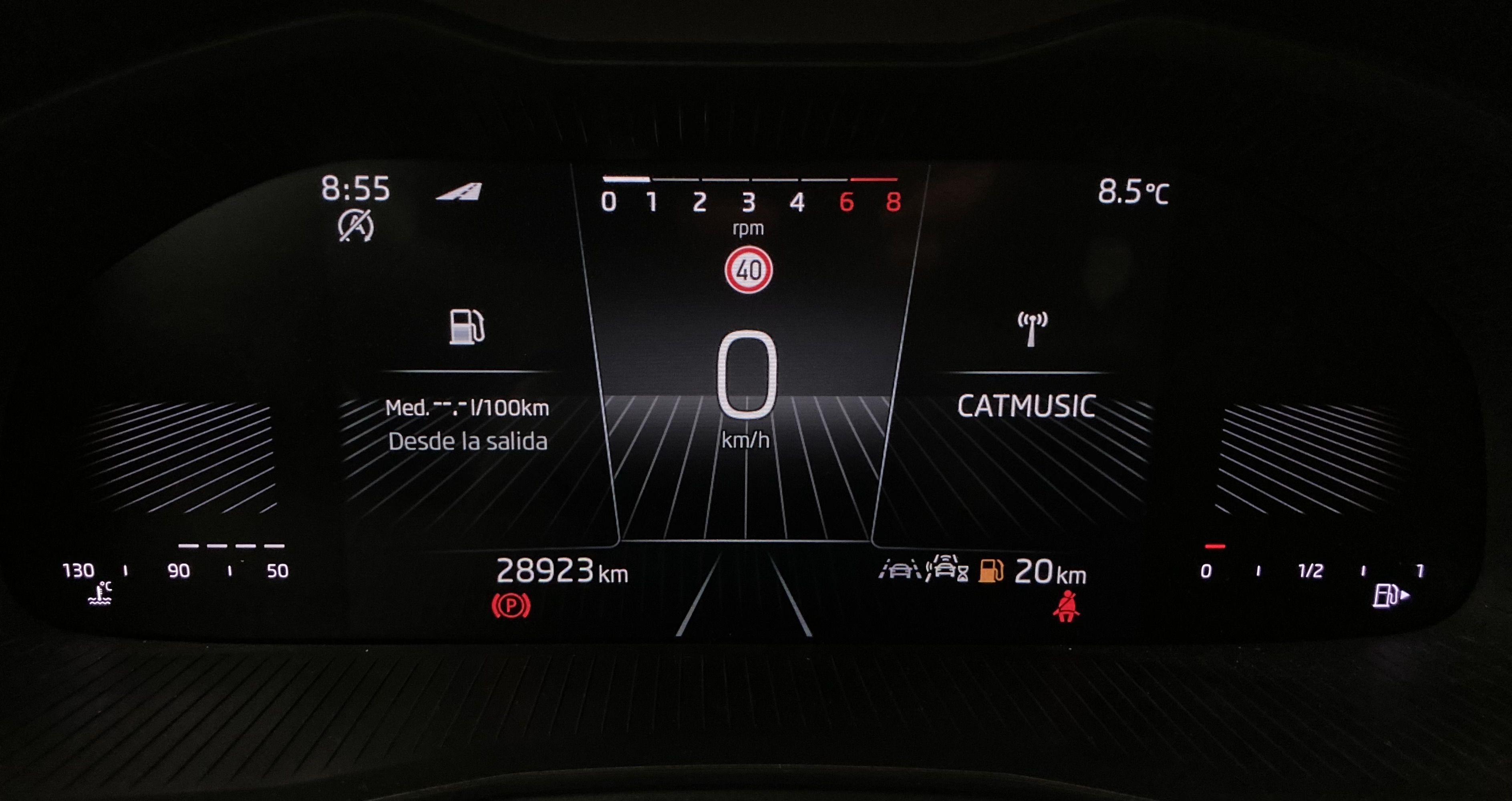 skoda kamiq selection 1.0 TSI 95 2024 gris graphite 15