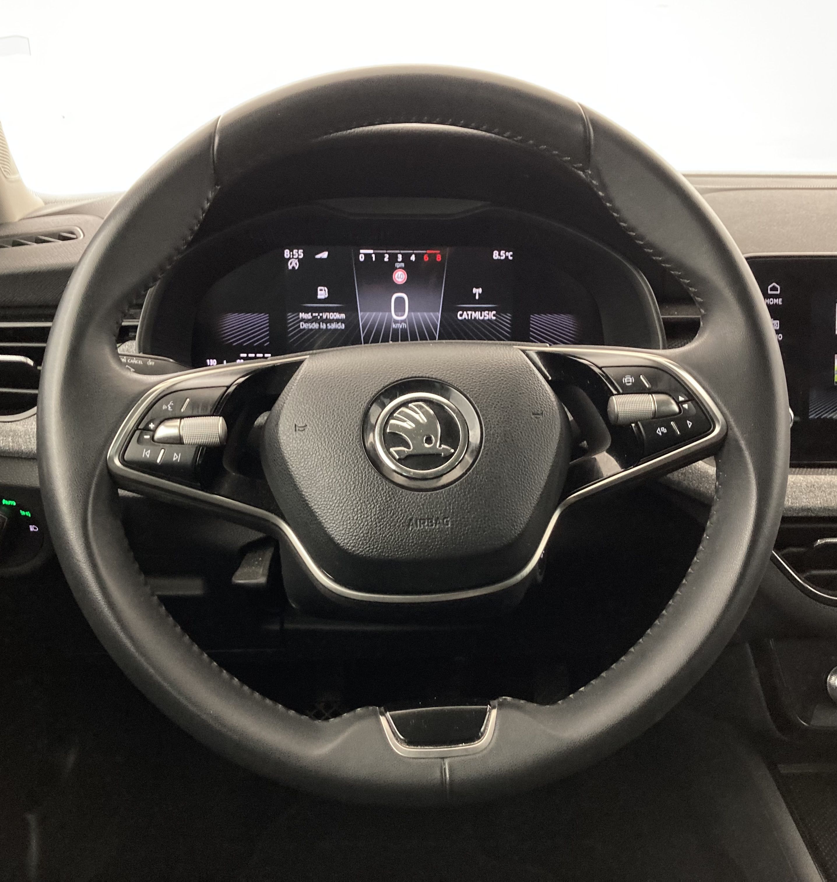 skoda kamiq selection 1.0 TSI 95 2024 gris graphite 20