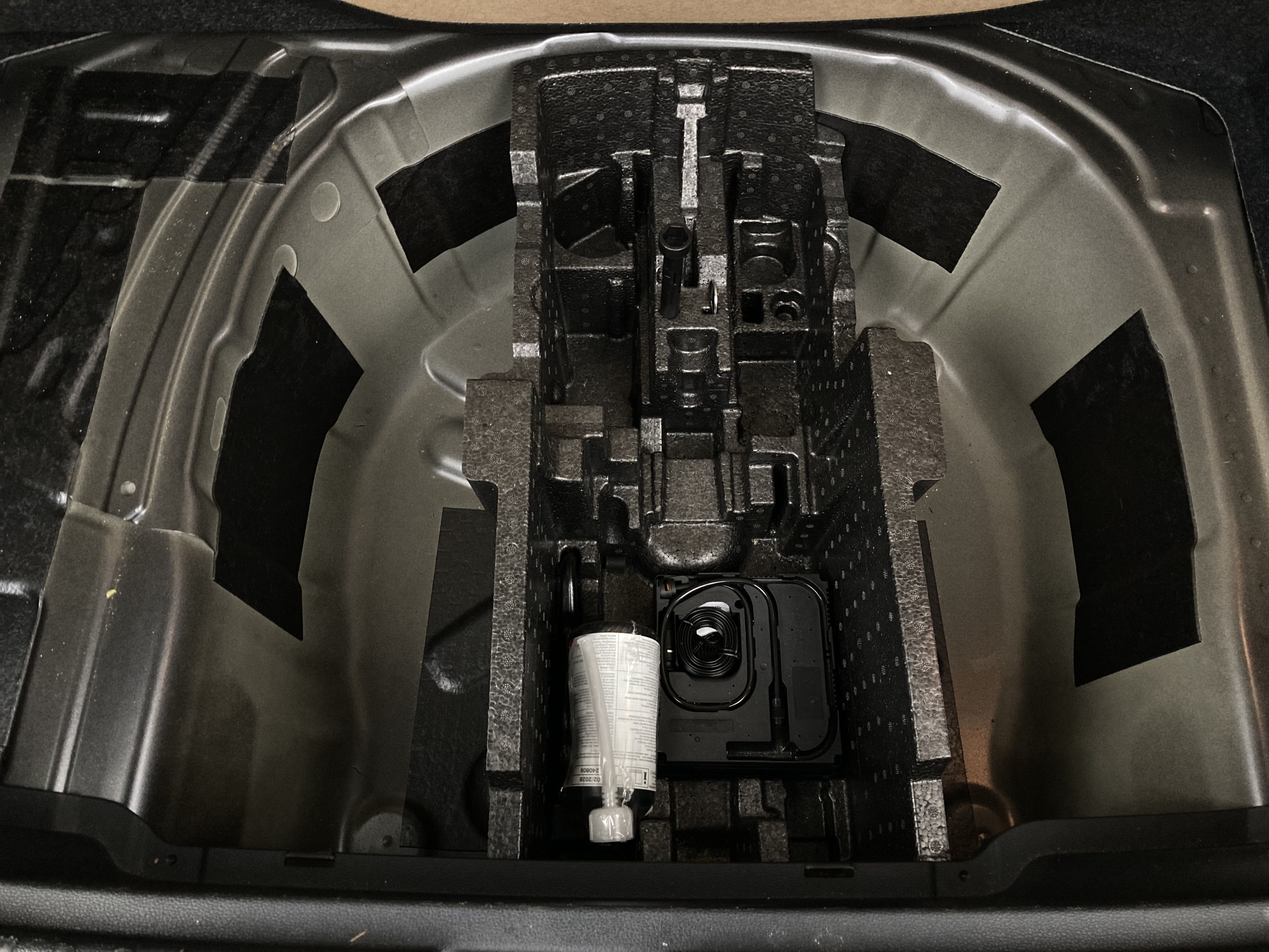 skoda kamiq selection 1.0 TSI 95 2024 gris graphite 24