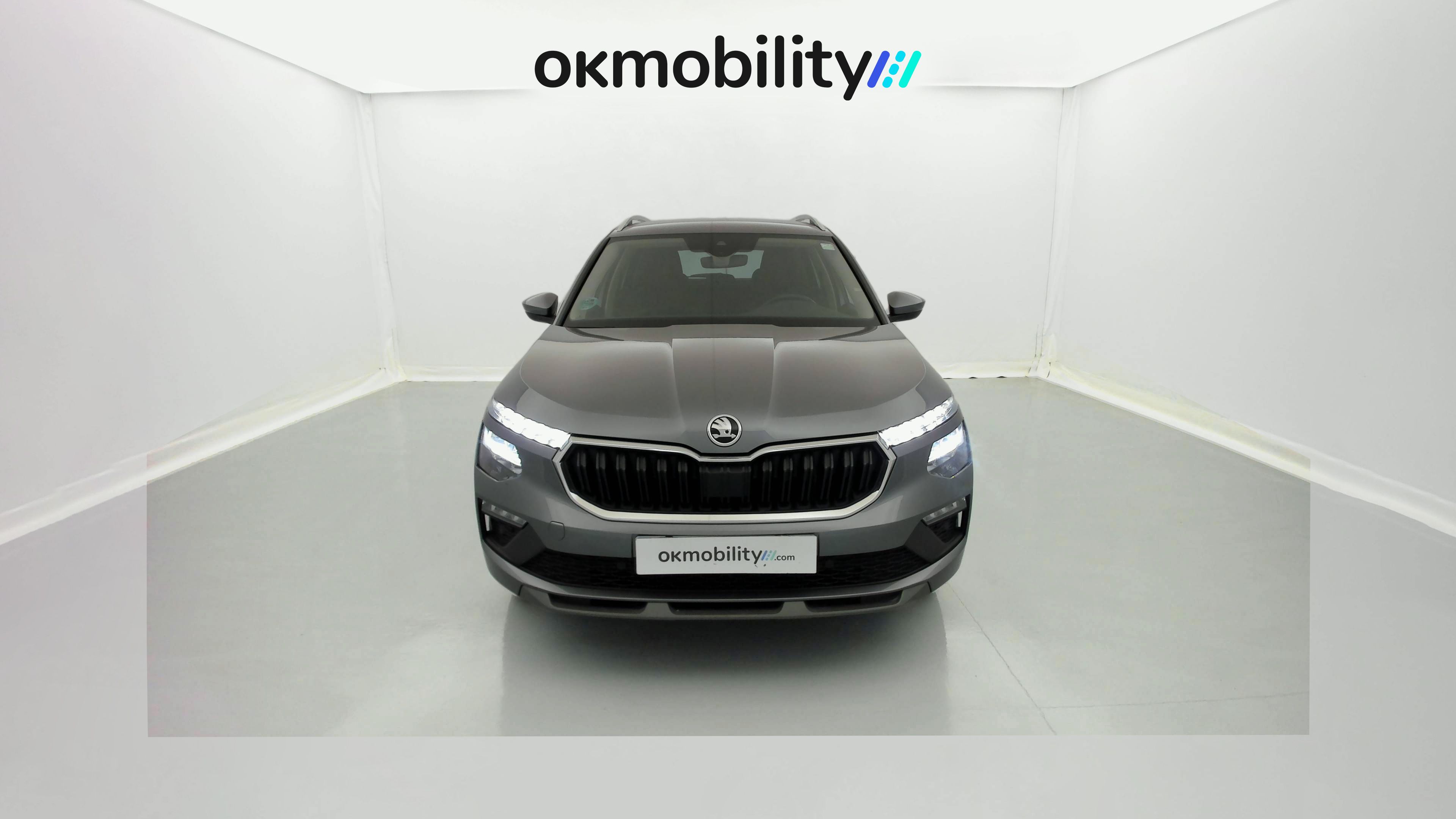 skoda kamiq selection 1.0 TSI 95 2024 gris graphite 2