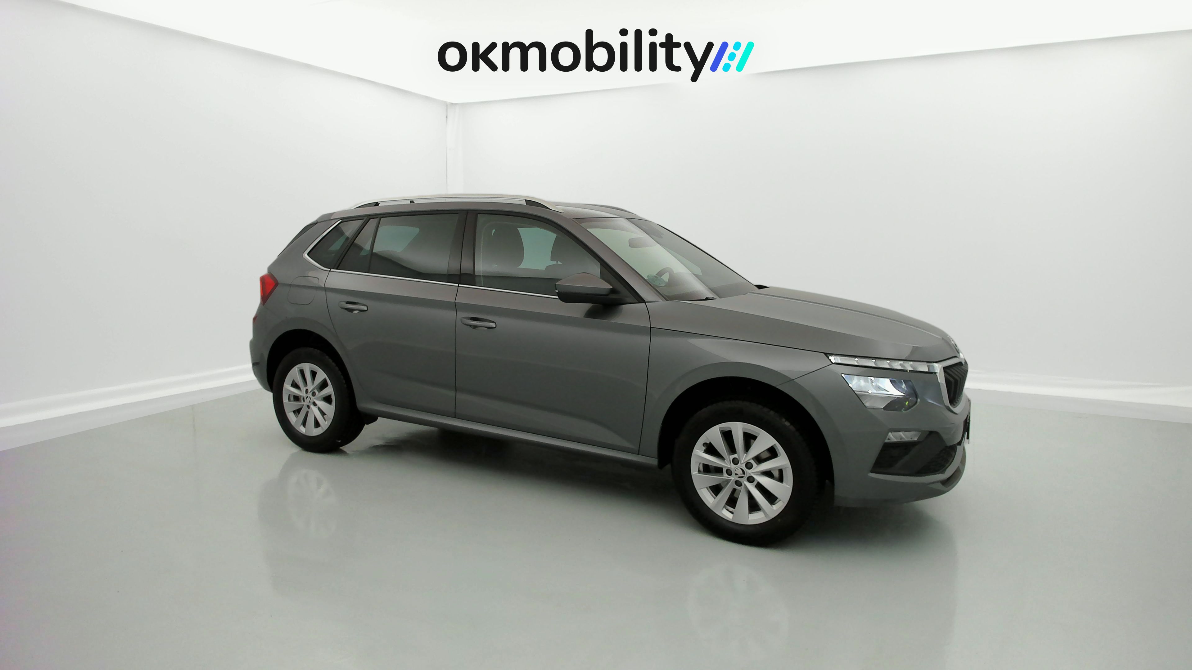 skoda kamiq selection 1.0 TSI 95 2024 gris graphite 4