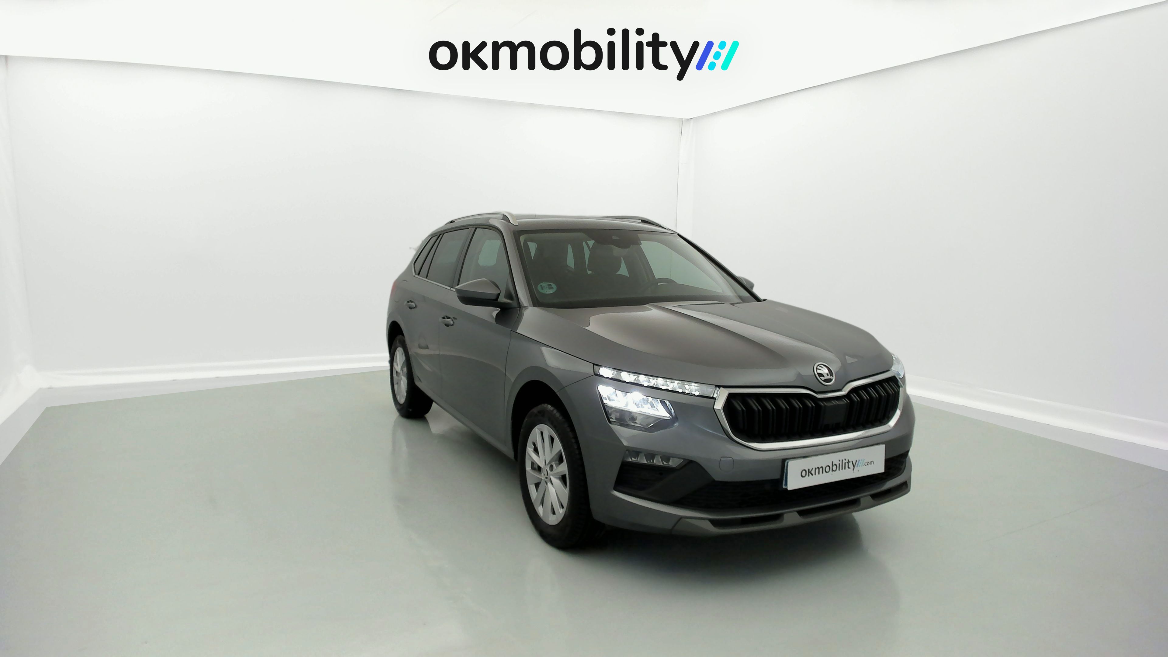 skoda kamiq selection 1.0 TSI 95 2024 gris graphite 5