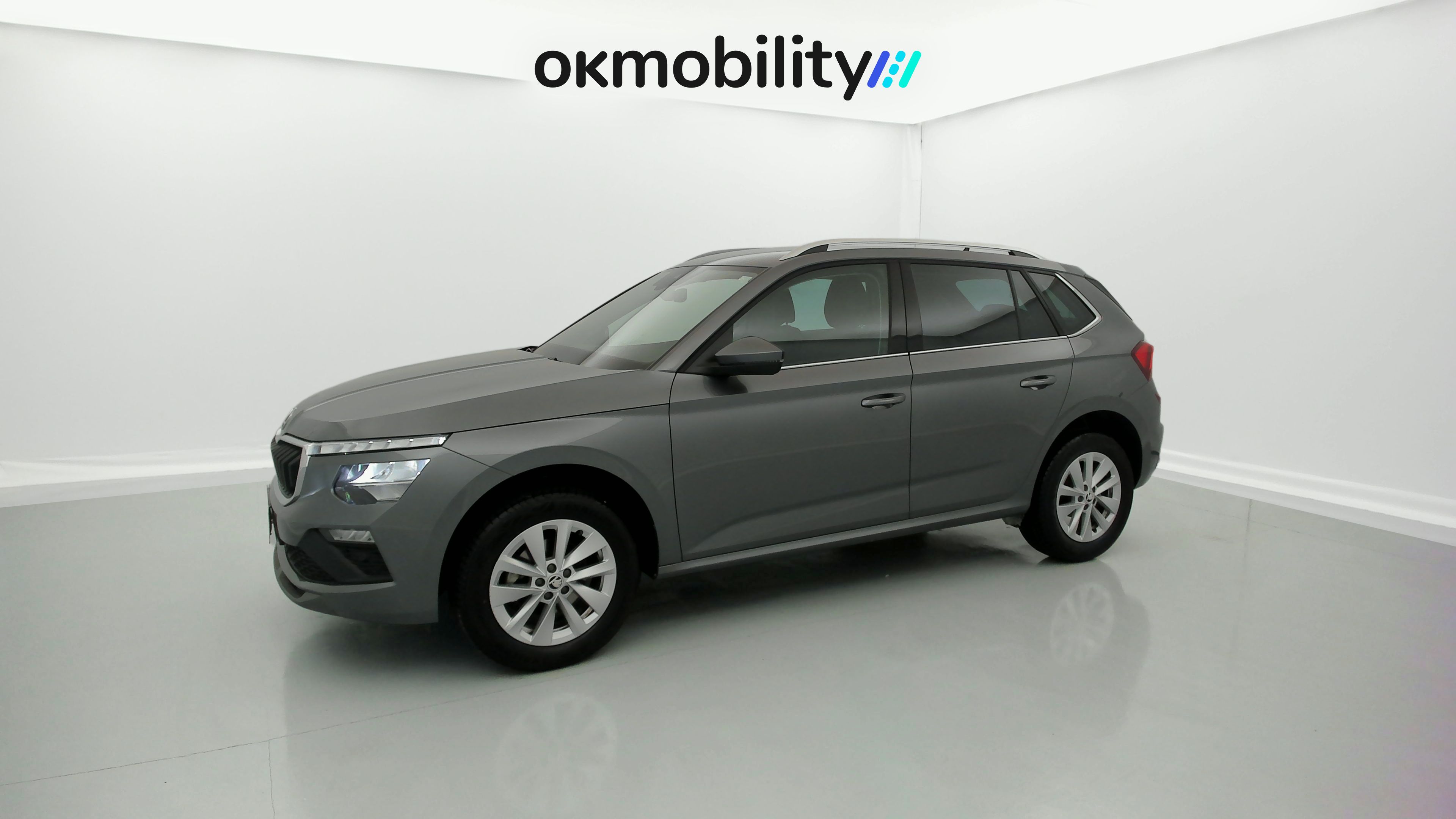 skoda kamiq selection 1.0 TSI 95 2024 gris graphite 8