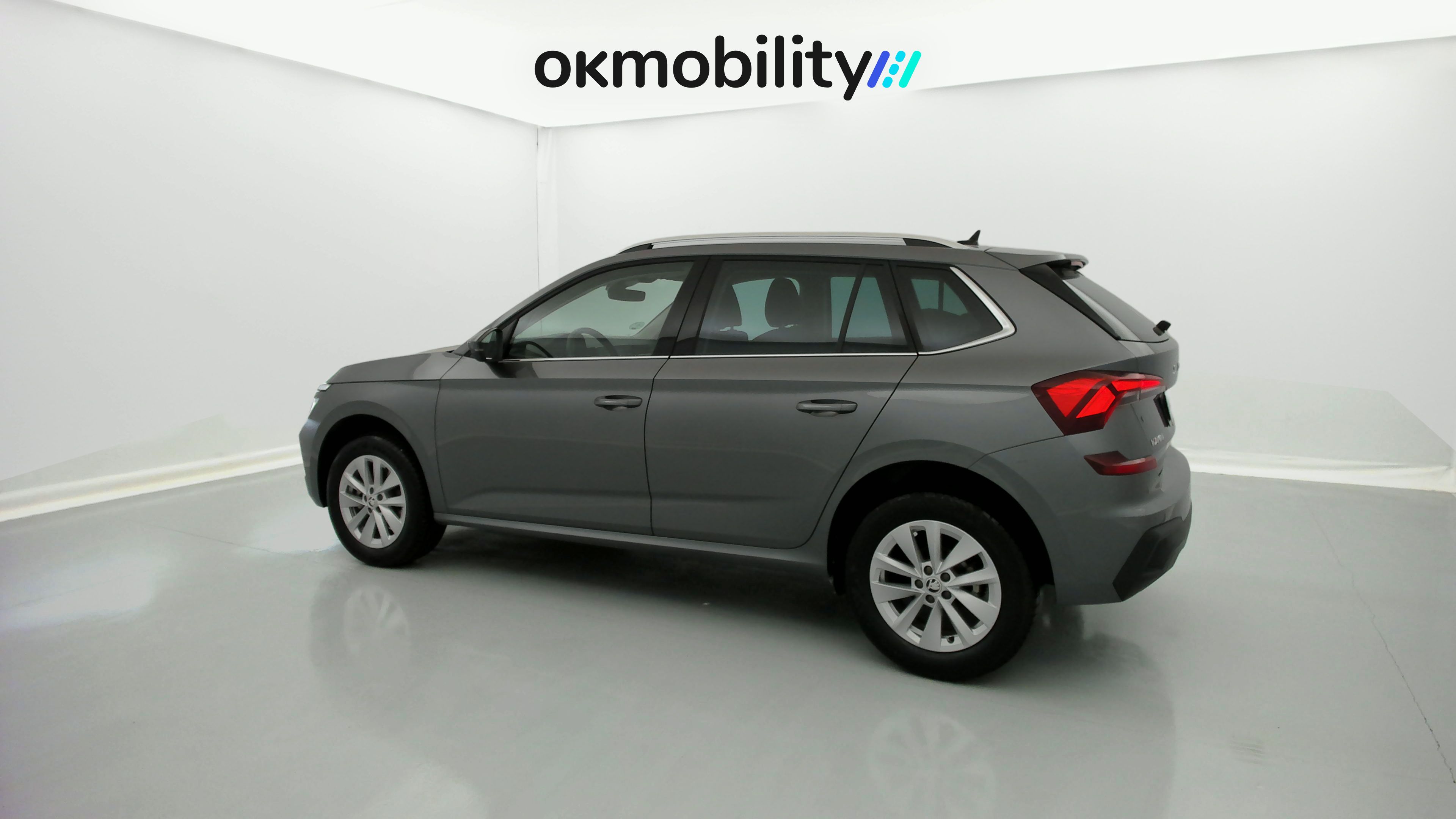 skoda kamiq selection 1.0 TSI 95 2024 gris graphite 10