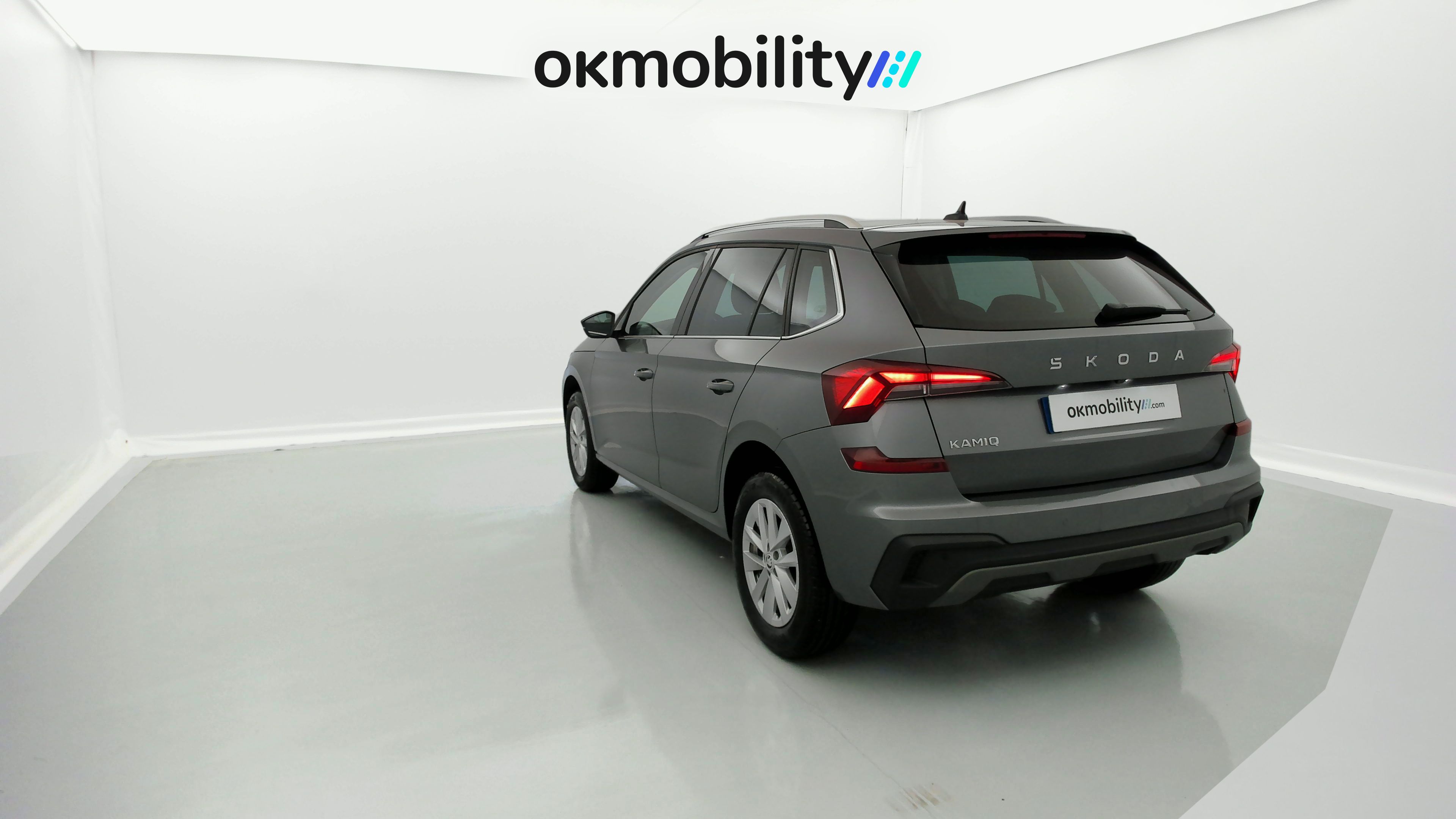 skoda kamiq selection 1.0 TSI 95 2024 gris graphite 11