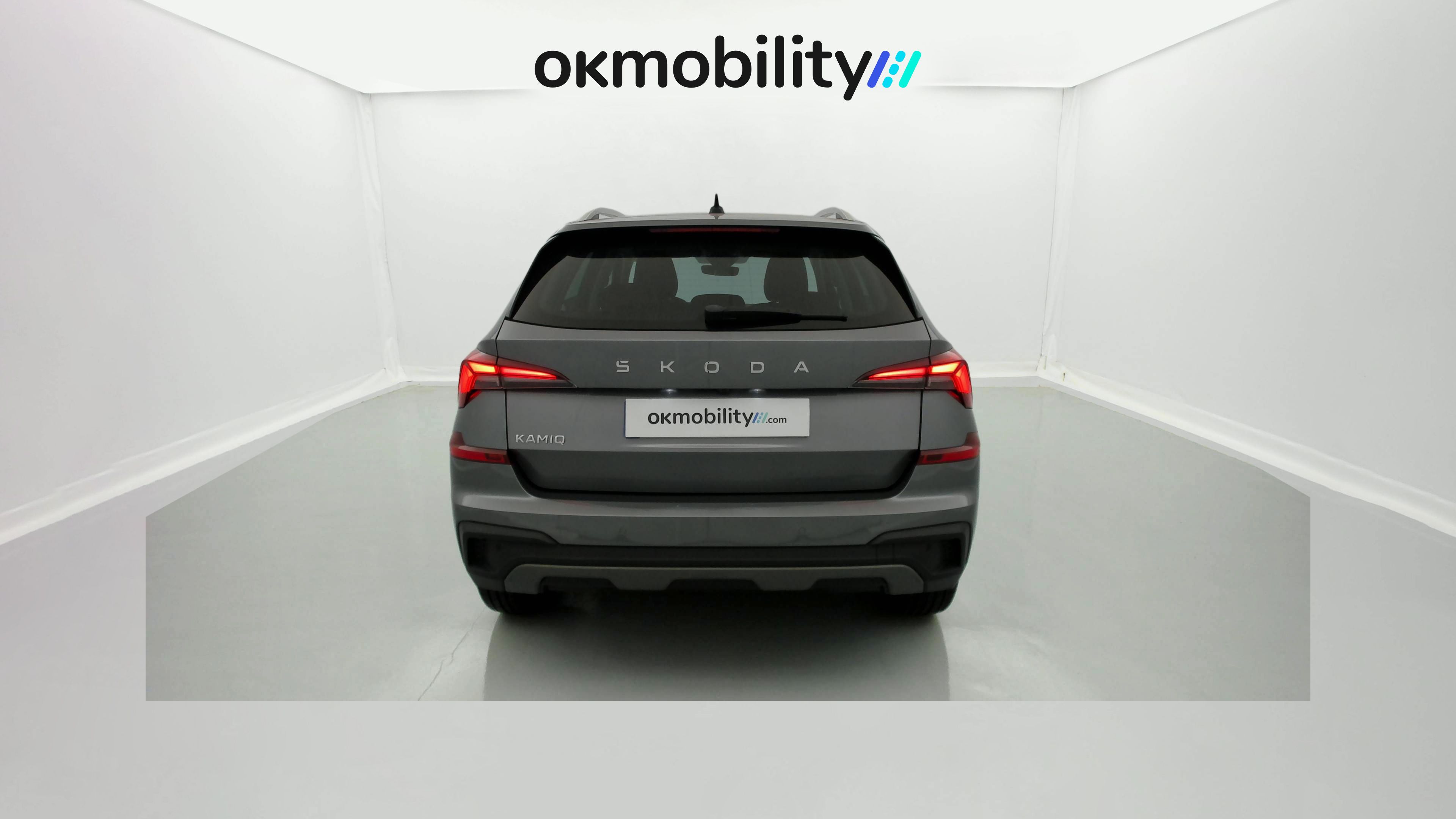 skoda kamiq selection 1.0 TSI 95 2024 gris graphite 12