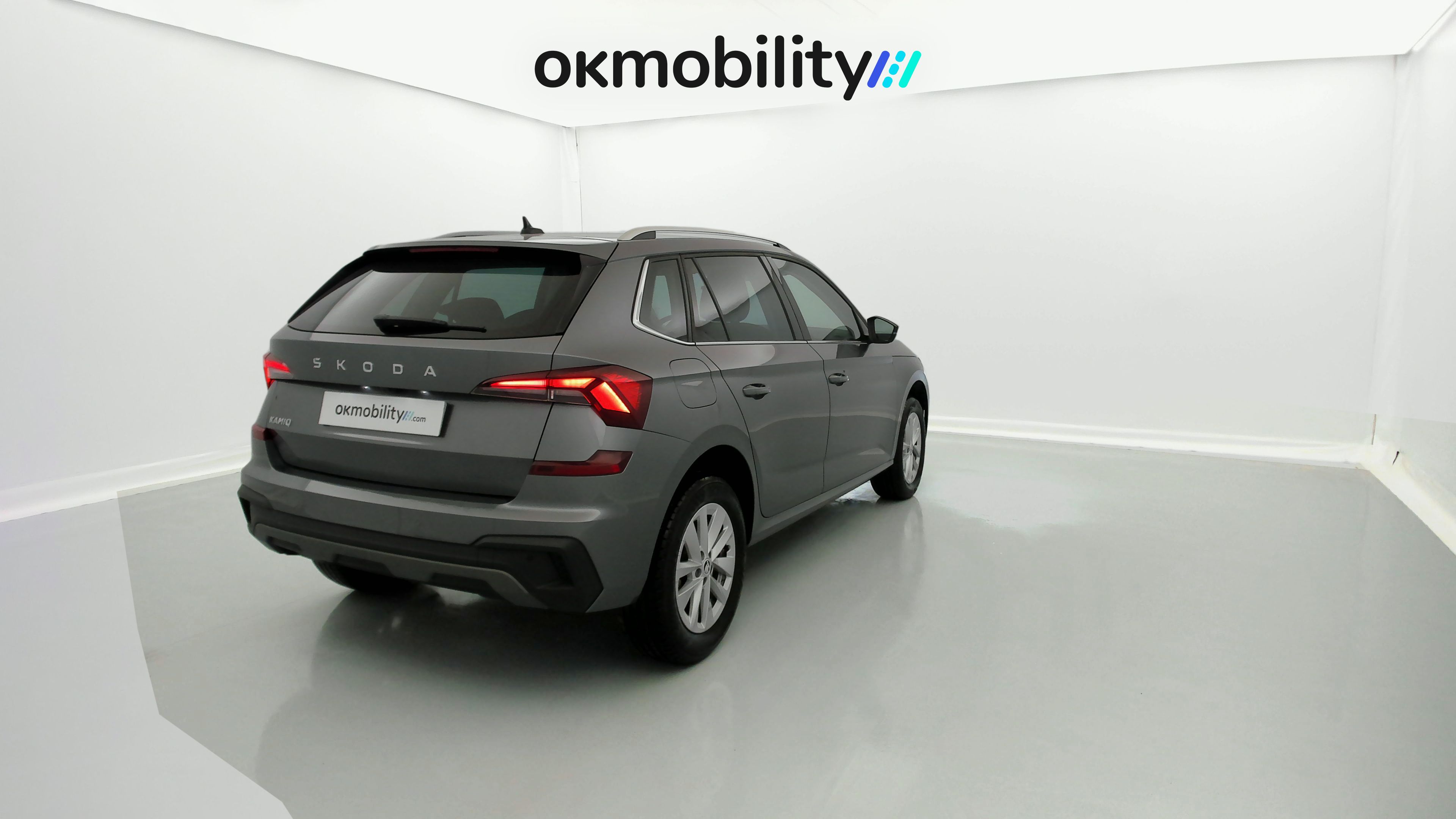 skoda kamiq selection 1.0 TSI 95 2024 gris graphite 13