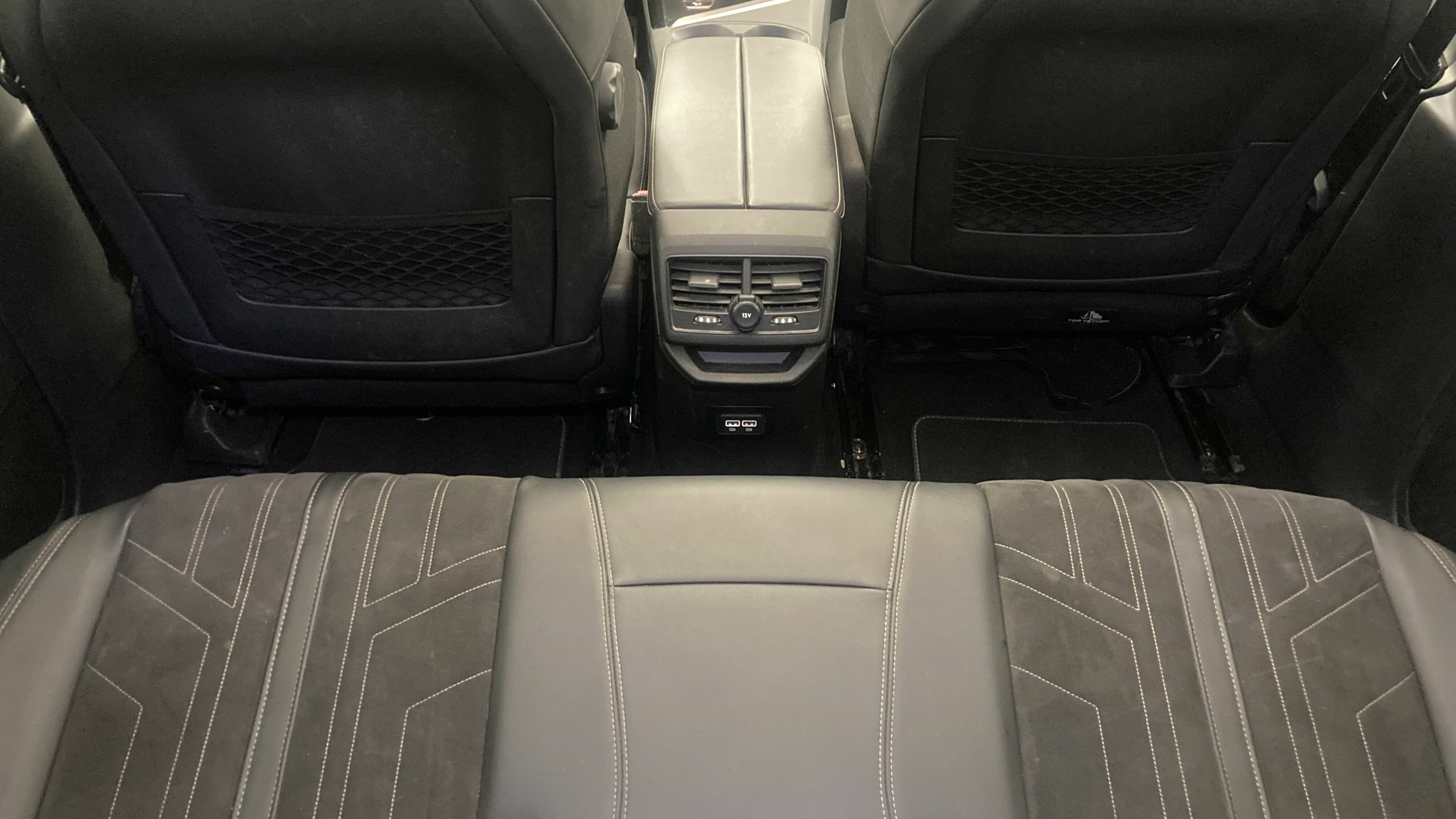 peugeot 3008 gt pack 1.6 HYBRID 300 EAT PHEV 2022 negro perla nera 21