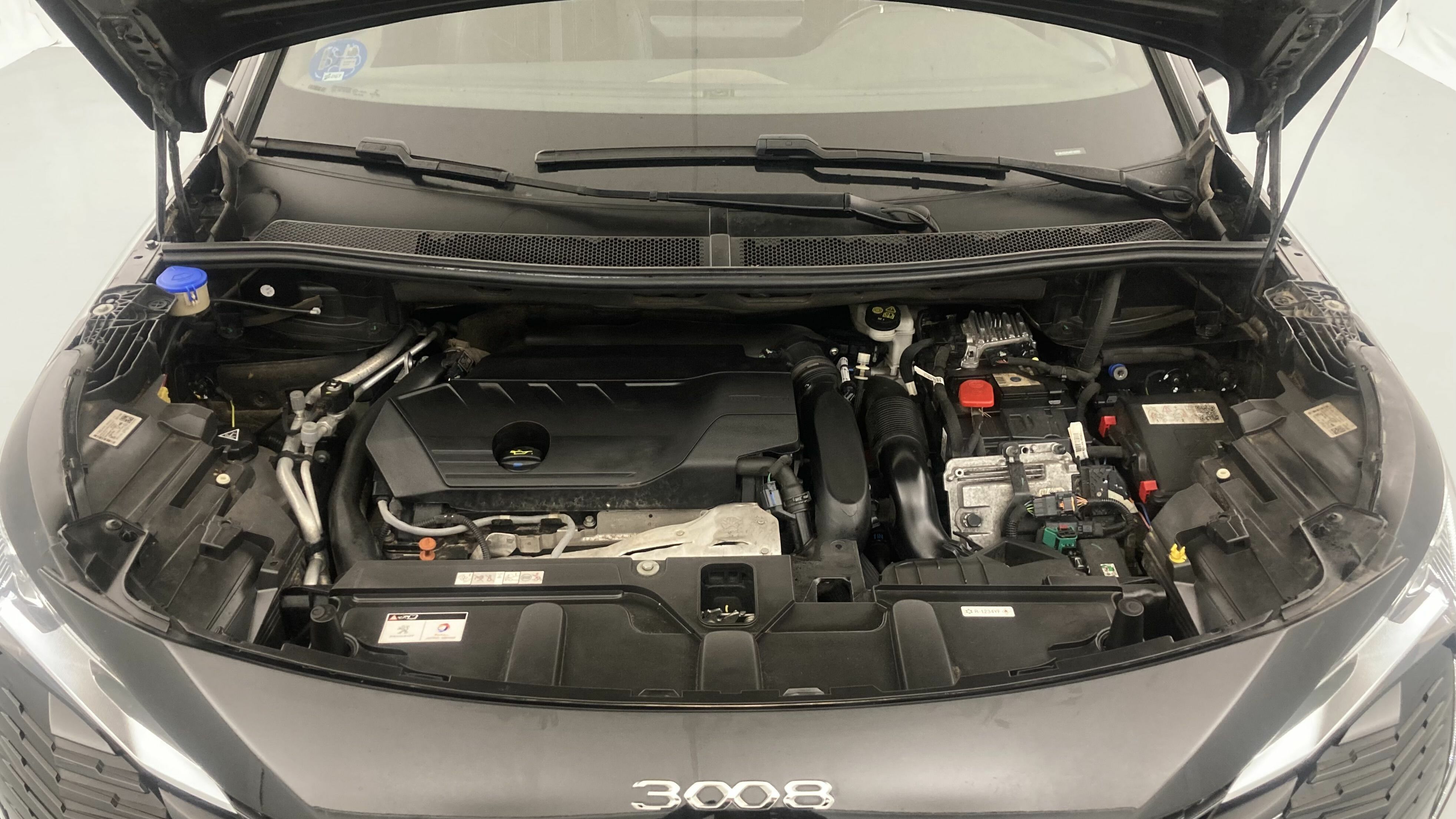 peugeot 3008 gt pack 1.6 HYBRID 300 EAT PHEV 2022 negro perla nera 24