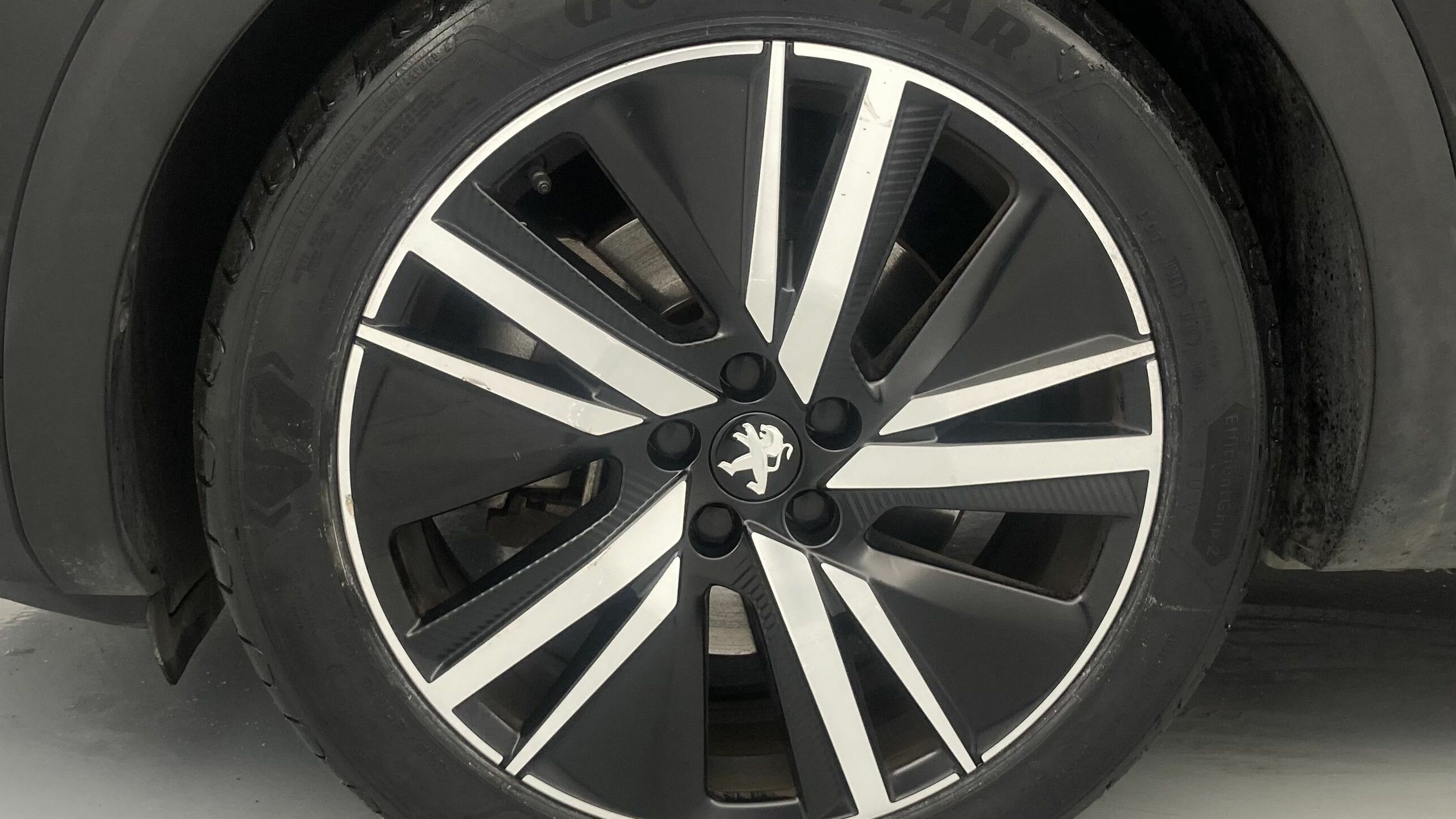 peugeot 3008 gt pack 1.6 HYBRID 300 EAT PHEV 2022 negro perla nera 26