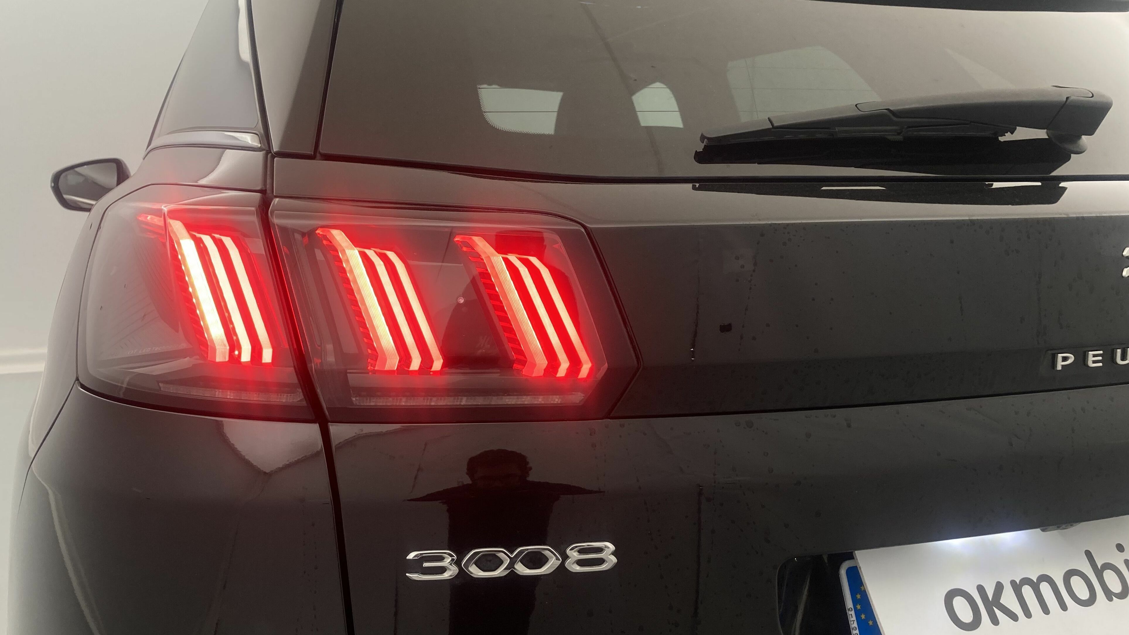 peugeot 3008 gt pack 1.6 HYBRID 300 EAT PHEV 2022 negro perla nera 29