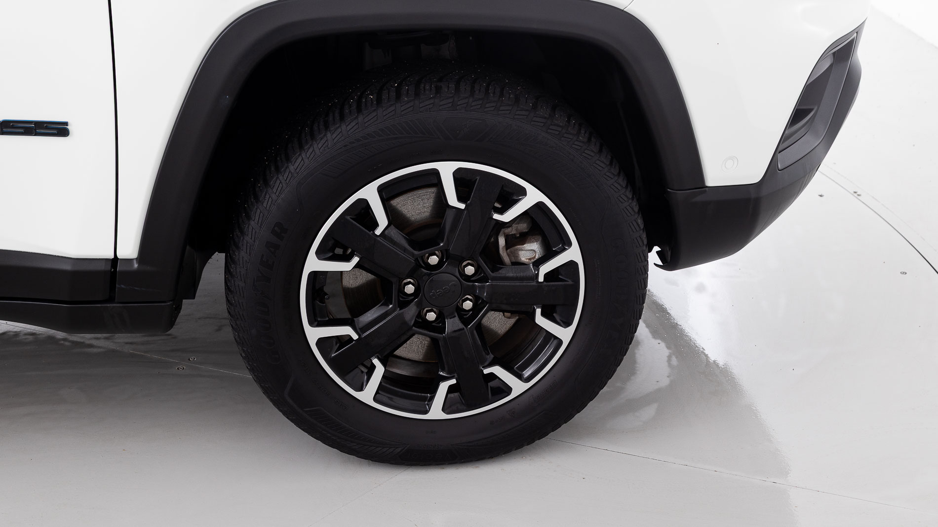 jeep compass trailhawk 1.3 PHEV 240 AWD 2022 blanco alpine + techo negro 29