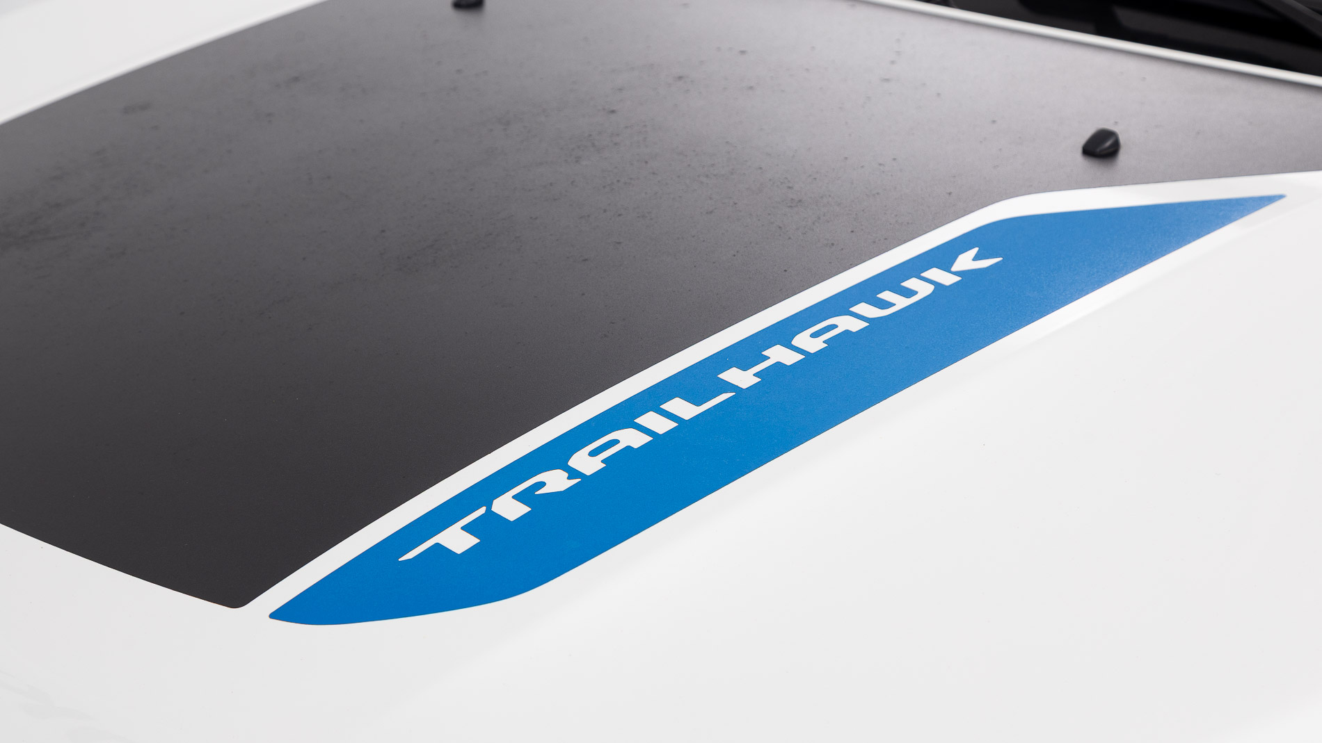 jeep compass trailhawk 1.3 PHEV 240 AWD 2022 blanco alpine + techo negro 31