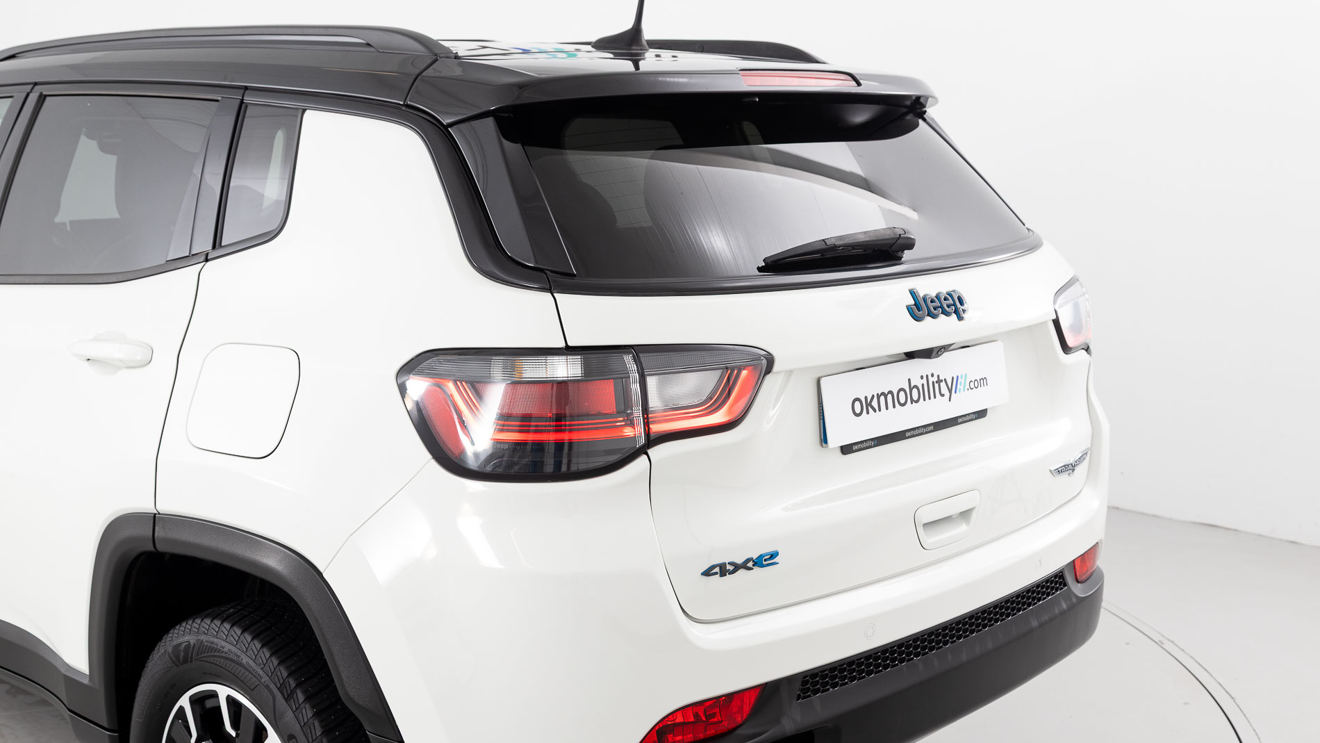 jeep compass trailhawk 1.3 PHEV 240 AWD 2022 blanco alpine + techo negro 42