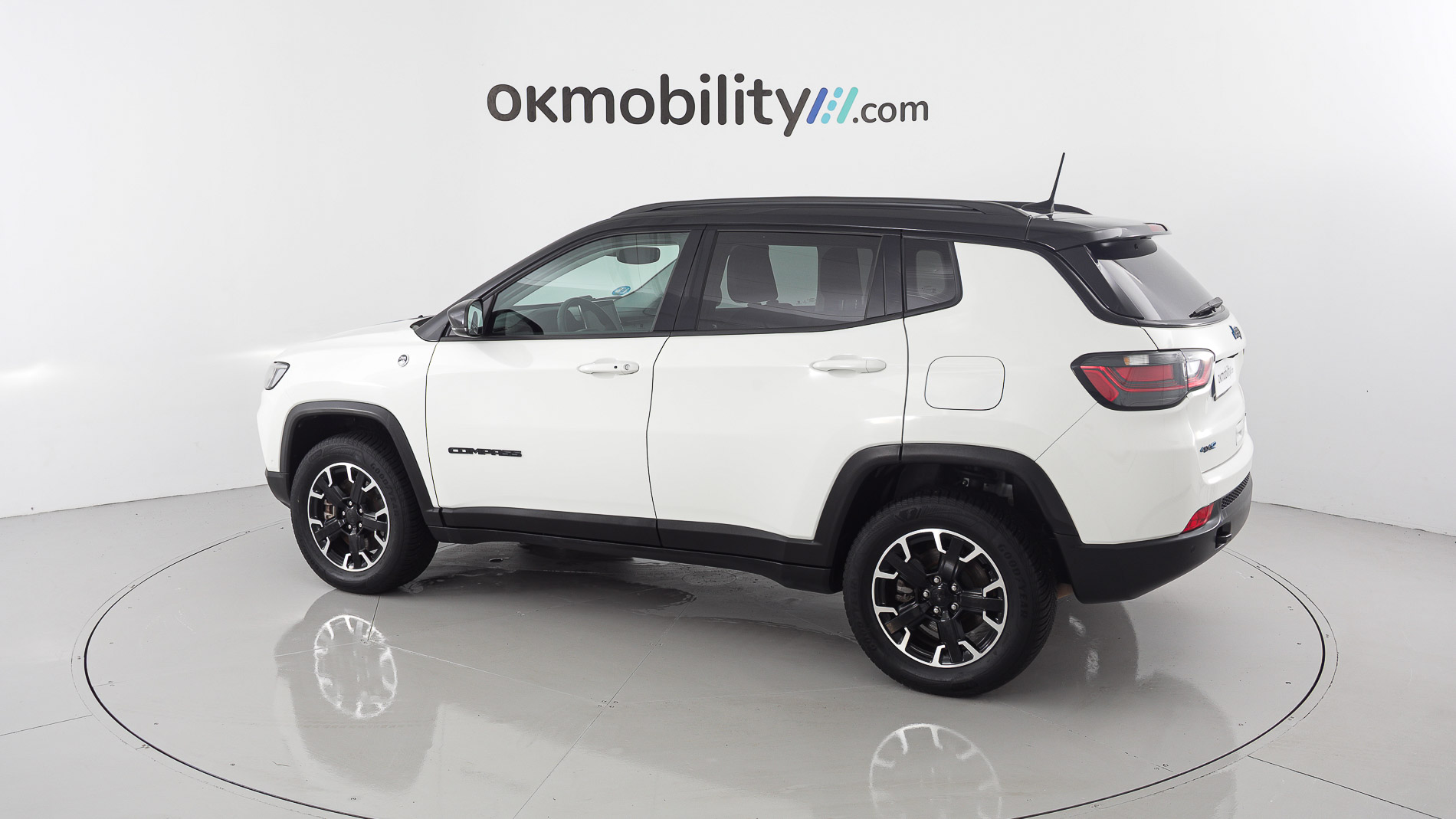 jeep compass trailhawk 1.3 PHEV 240 AWD 2022 blanco alpine + techo negro 9