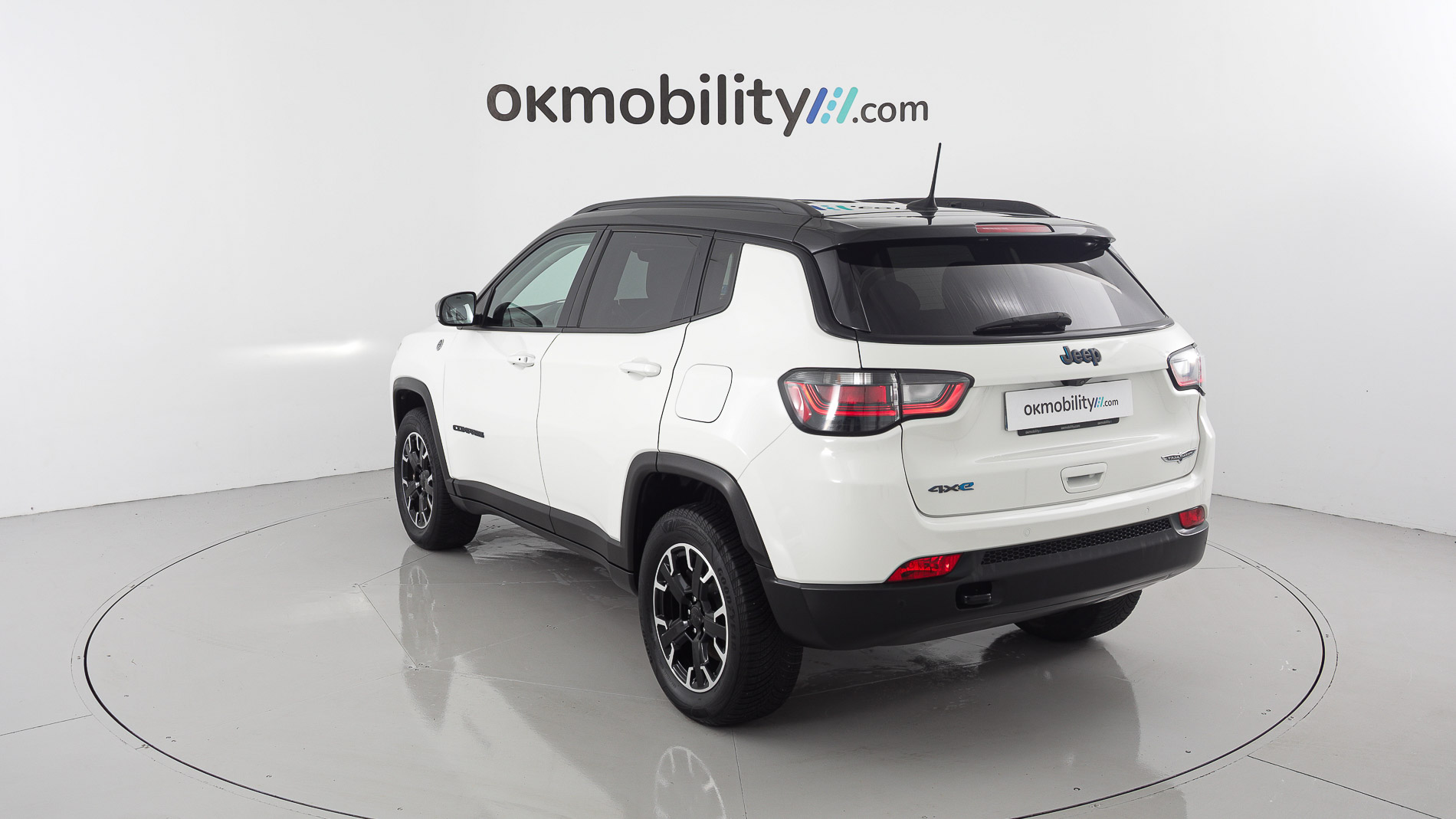 jeep compass trailhawk 1.3 PHEV 240 AWD 2022 blanco alpine + techo negro 10