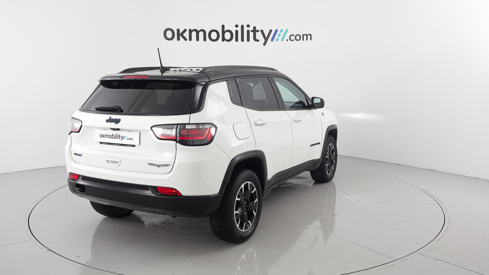 jeep compass trailhawk 1.3 PHEV 240 AWD 2022 blanco alpine + techo negro 12