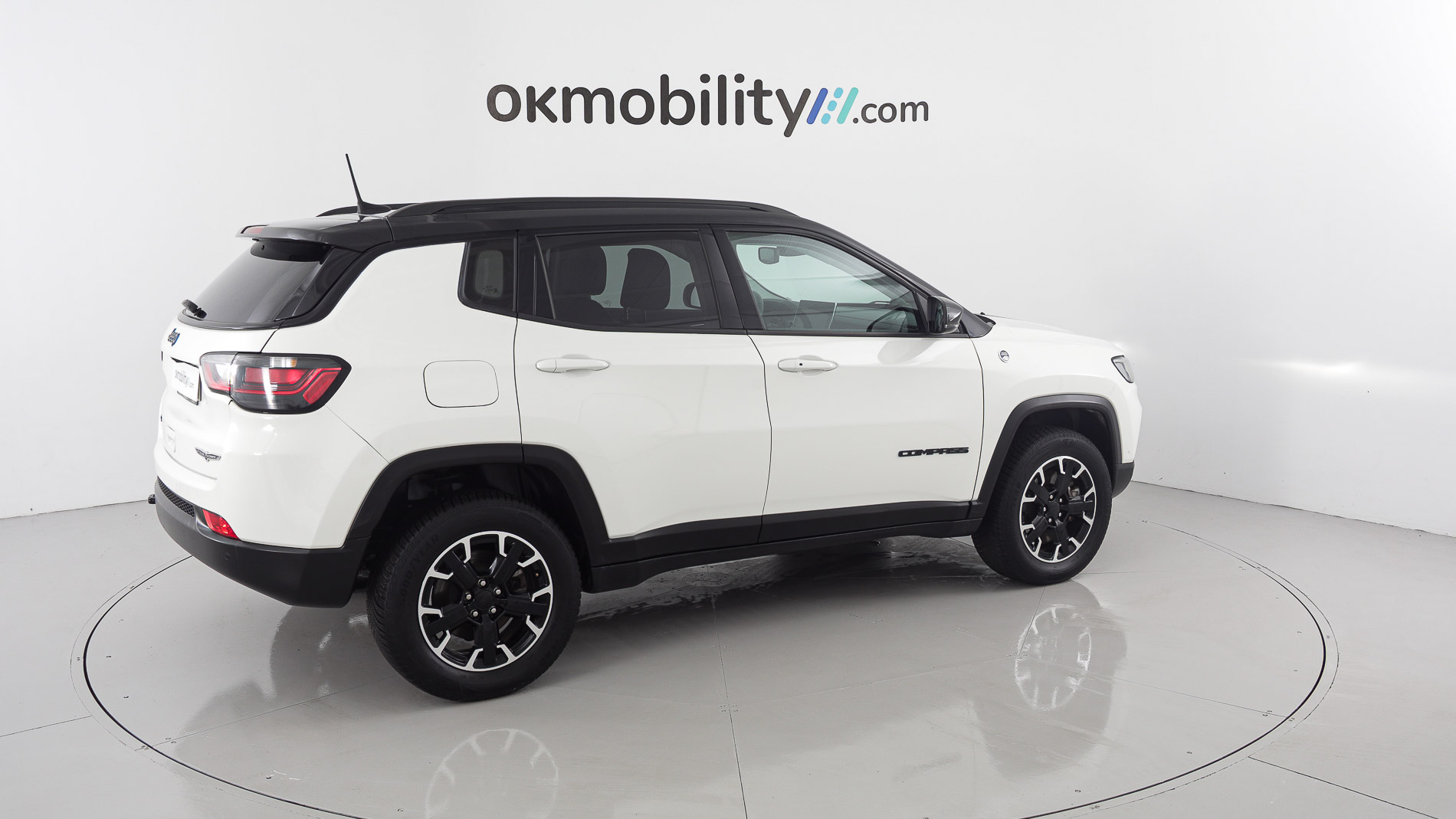 jeep compass trailhawk 1.3 PHEV 240 AWD 2022 blanco alpine + techo negro 13