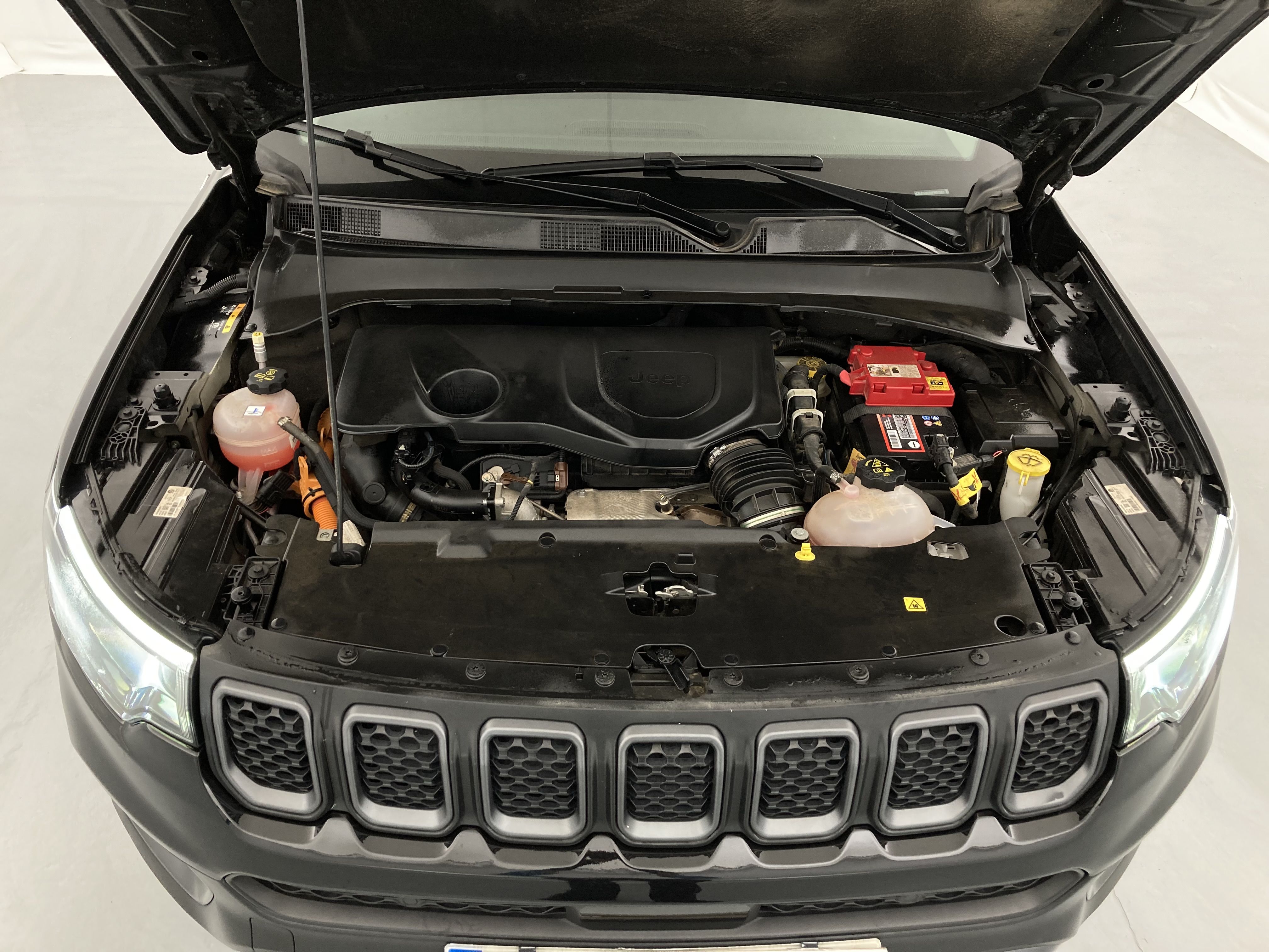 jeep compass trailhawk 1.3 PHEV 240 AWD 2022 negro sólido 25