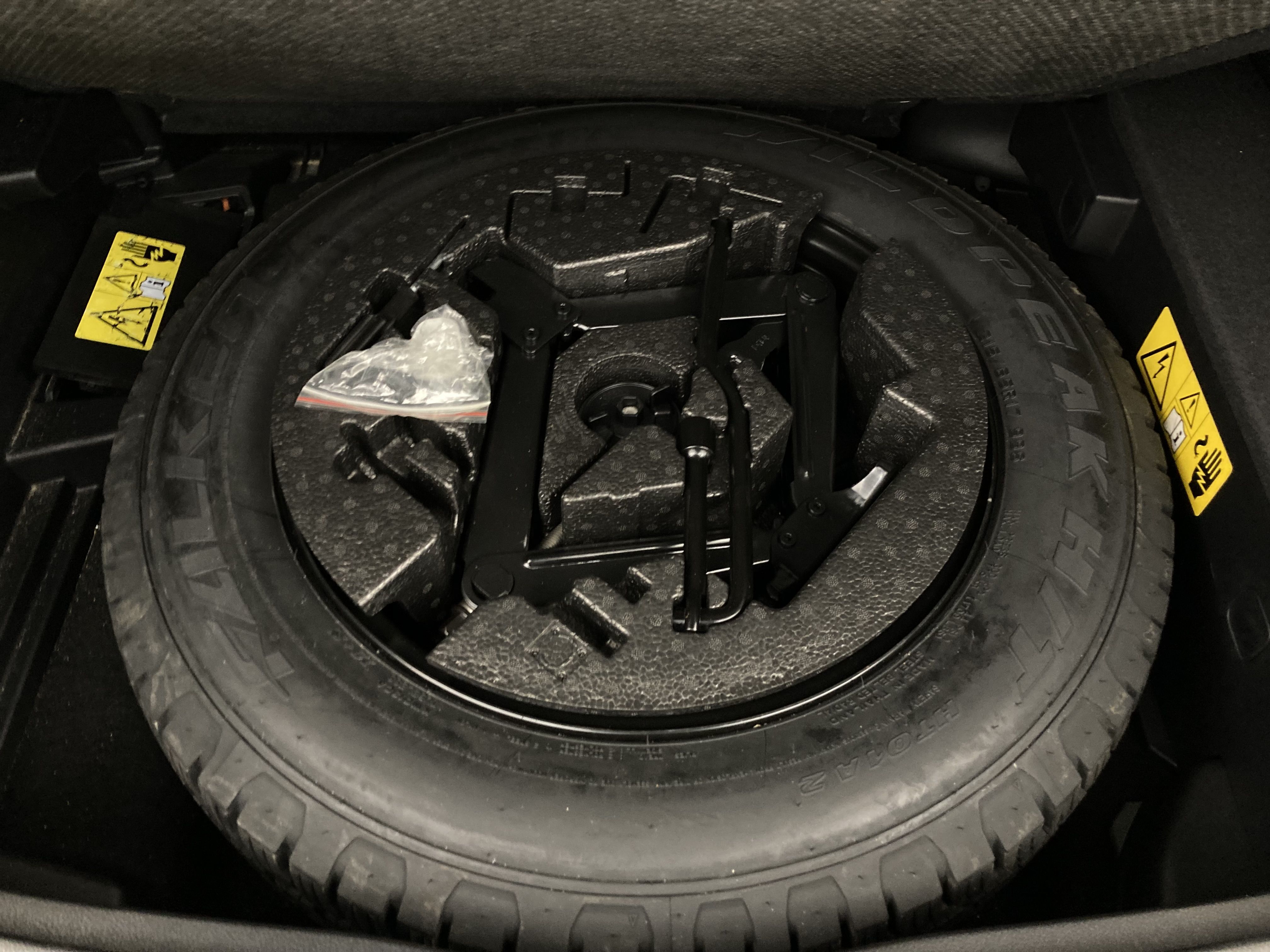 jeep compass trailhawk 1.3 PHEV 240 AWD 2022 negro sólido 26