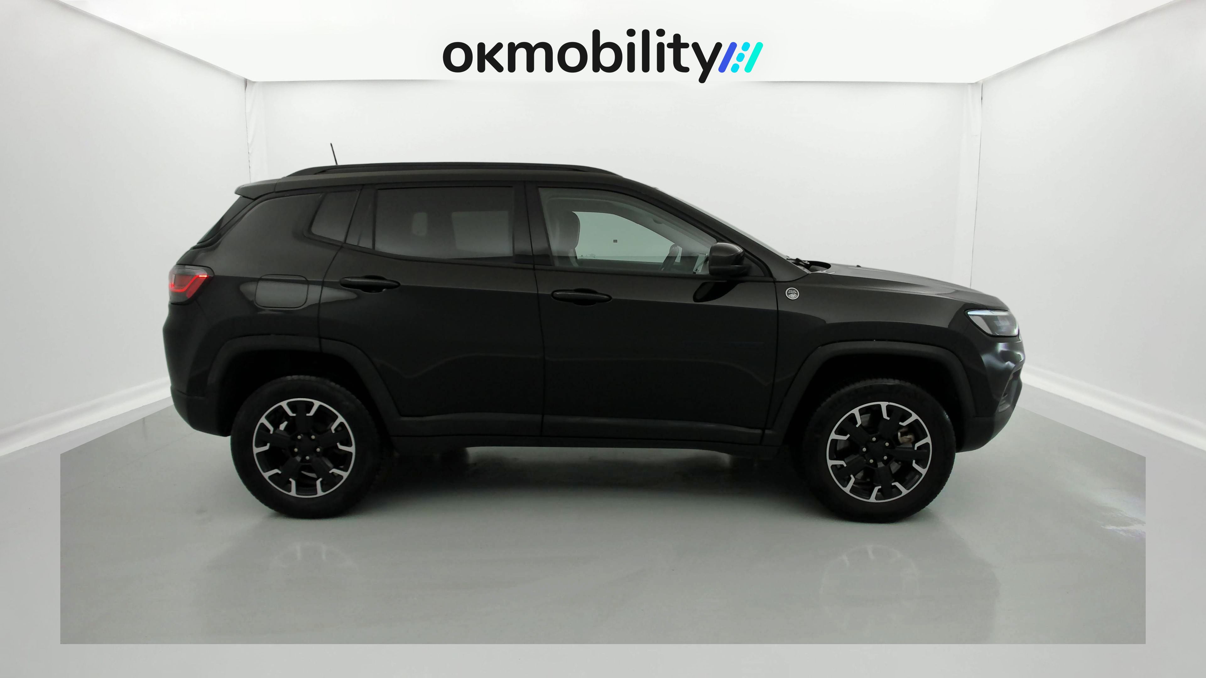 jeep compass trailhawk 1.3 PHEV 240 AWD 2022 negro sólido 2