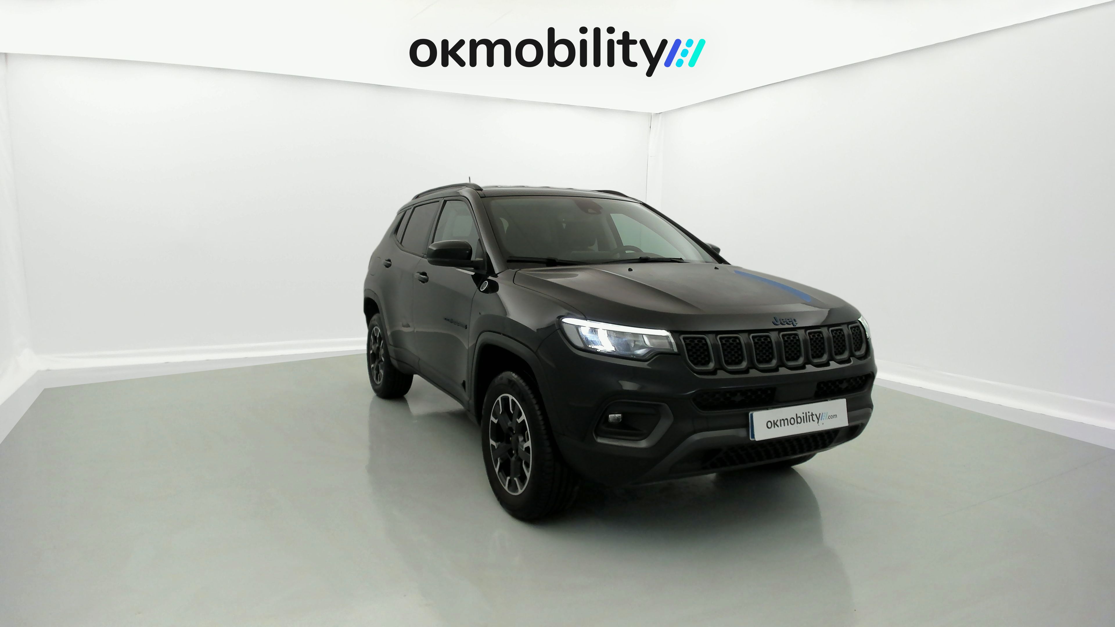 jeep compass trailhawk 1.3 PHEV 240 AWD 2022 negro sólido 4