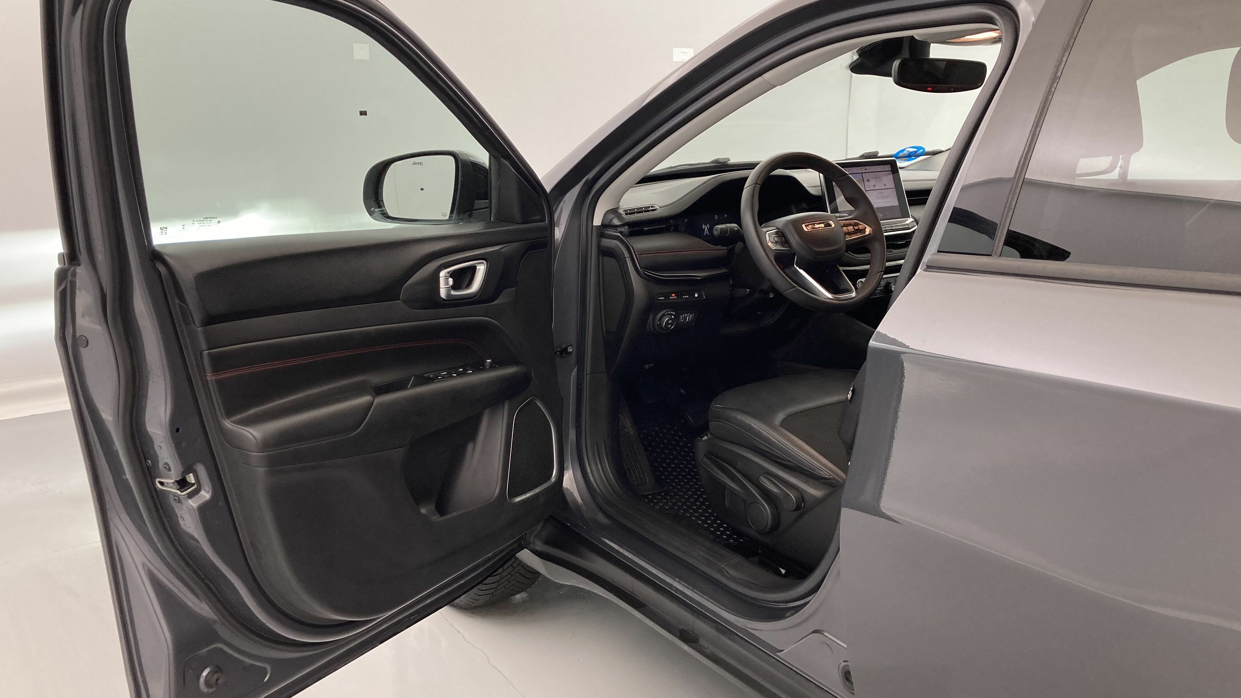 jeep compass trailhawk 1.3 PHEV 240 AWD 2022 gris grafito 14