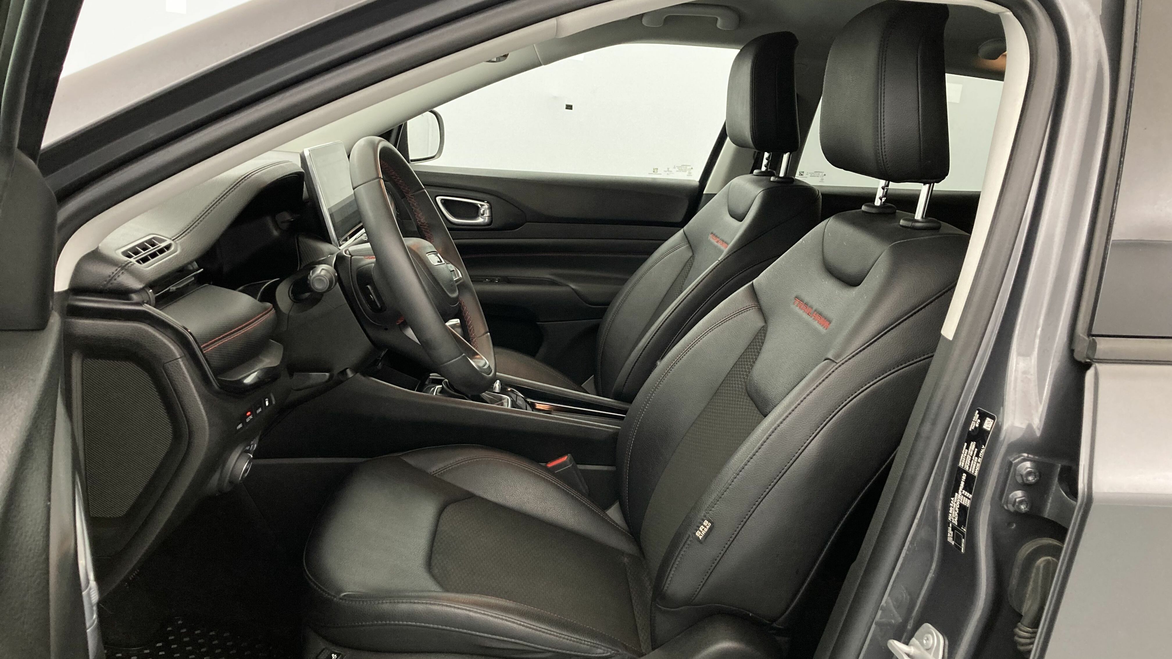 jeep compass trailhawk 1.3 PHEV 240 AWD 2022 gris grafito 15