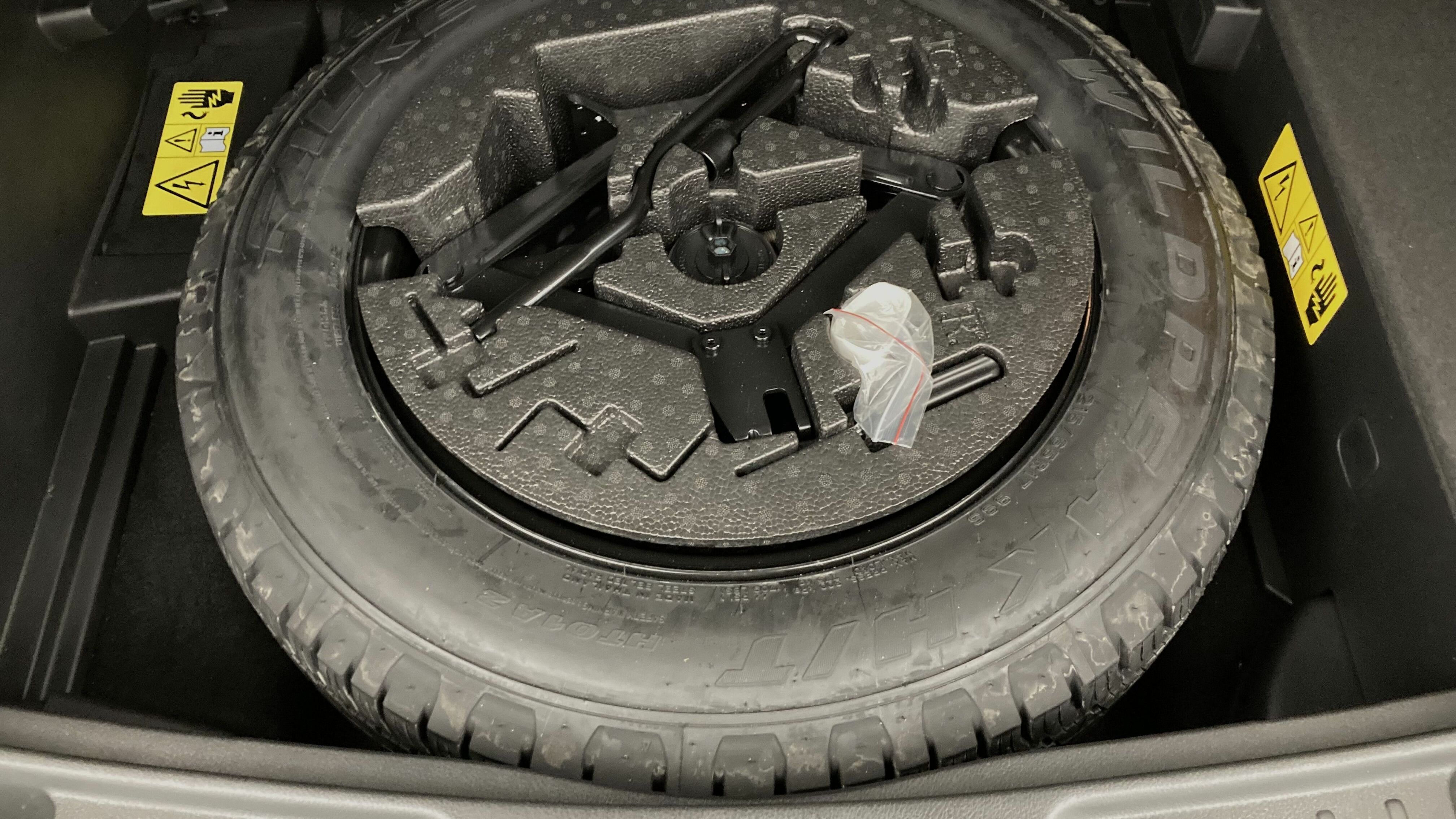 jeep compass trailhawk 1.3 PHEV 240 AWD 2022 gris grafito 24