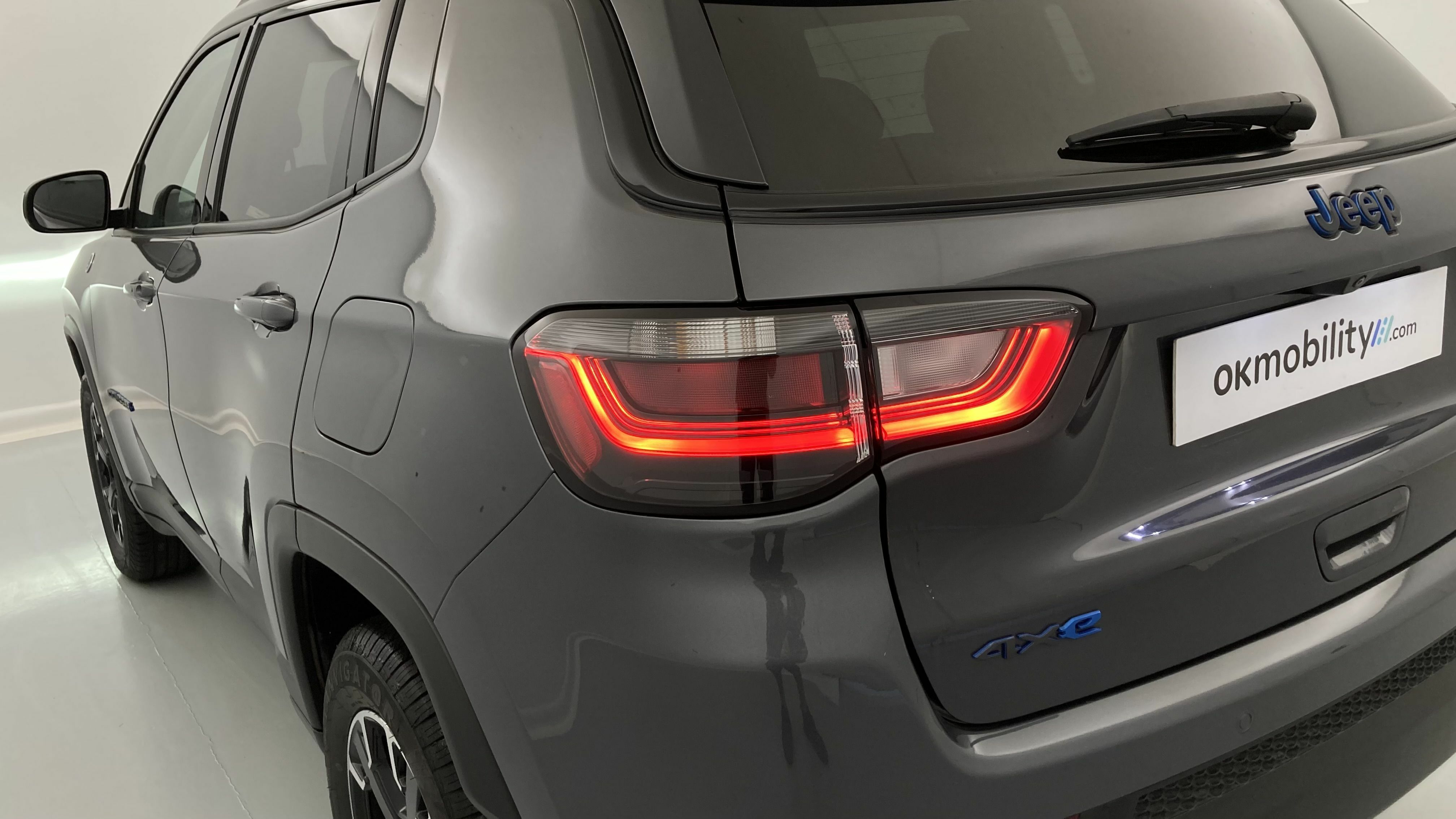 jeep compass trailhawk 1.3 PHEV 240 AWD 2022 graphite gray + techo negro 30