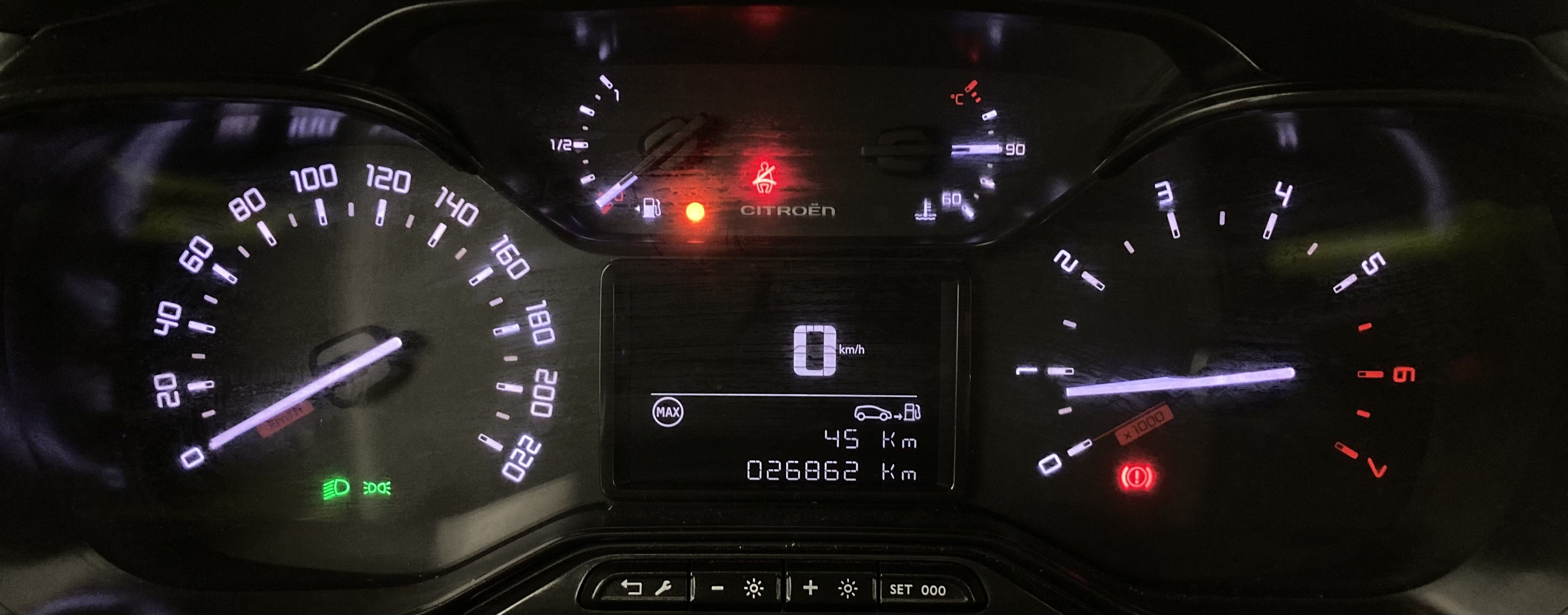 citroen c3 origin max 1.2 PURETECH 83 2024 negro perla nera / blanco 14