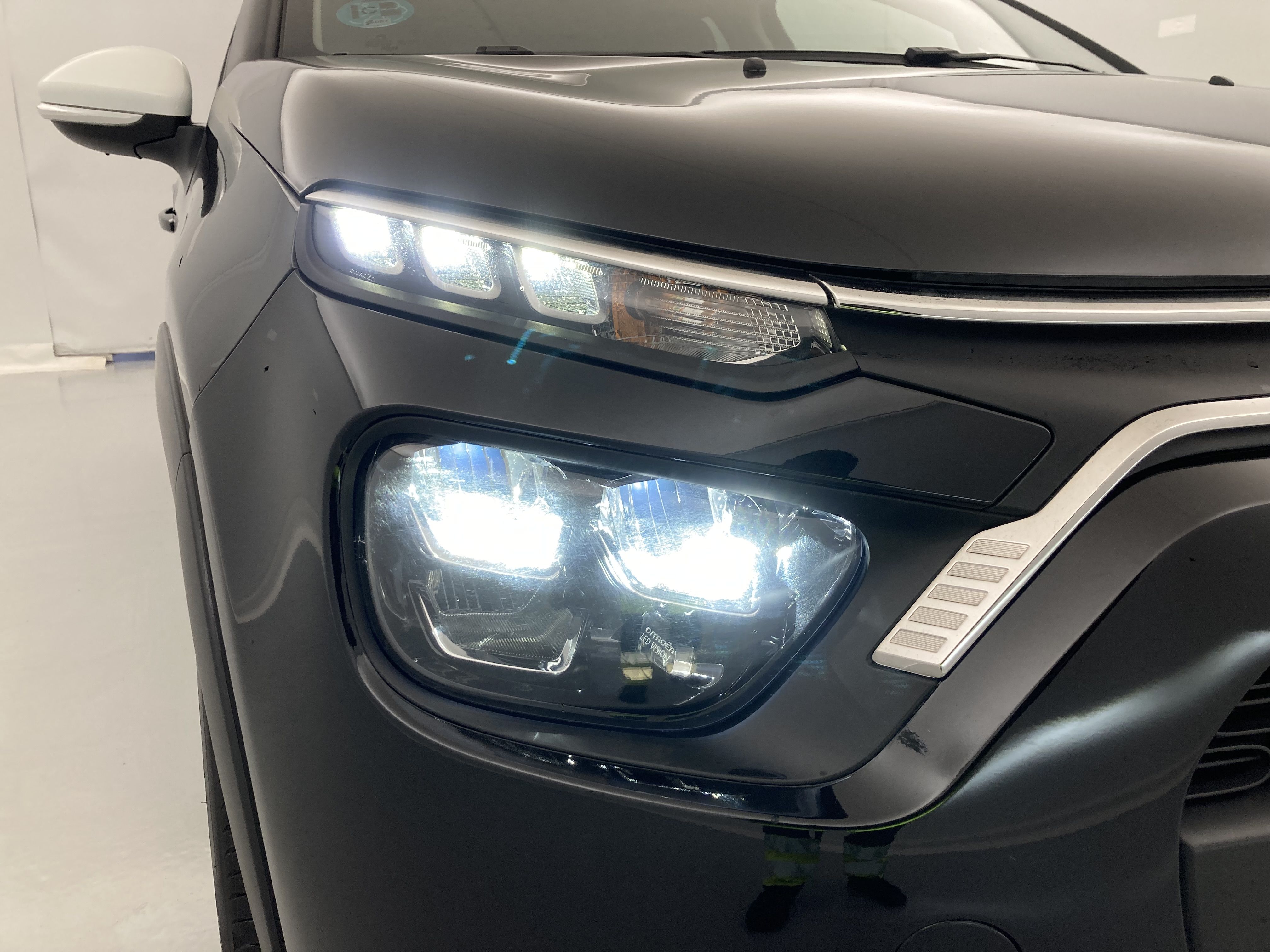 citroen c3 origin max 1.2 PURETECH 83 2024 negro perla nera / blanco 19