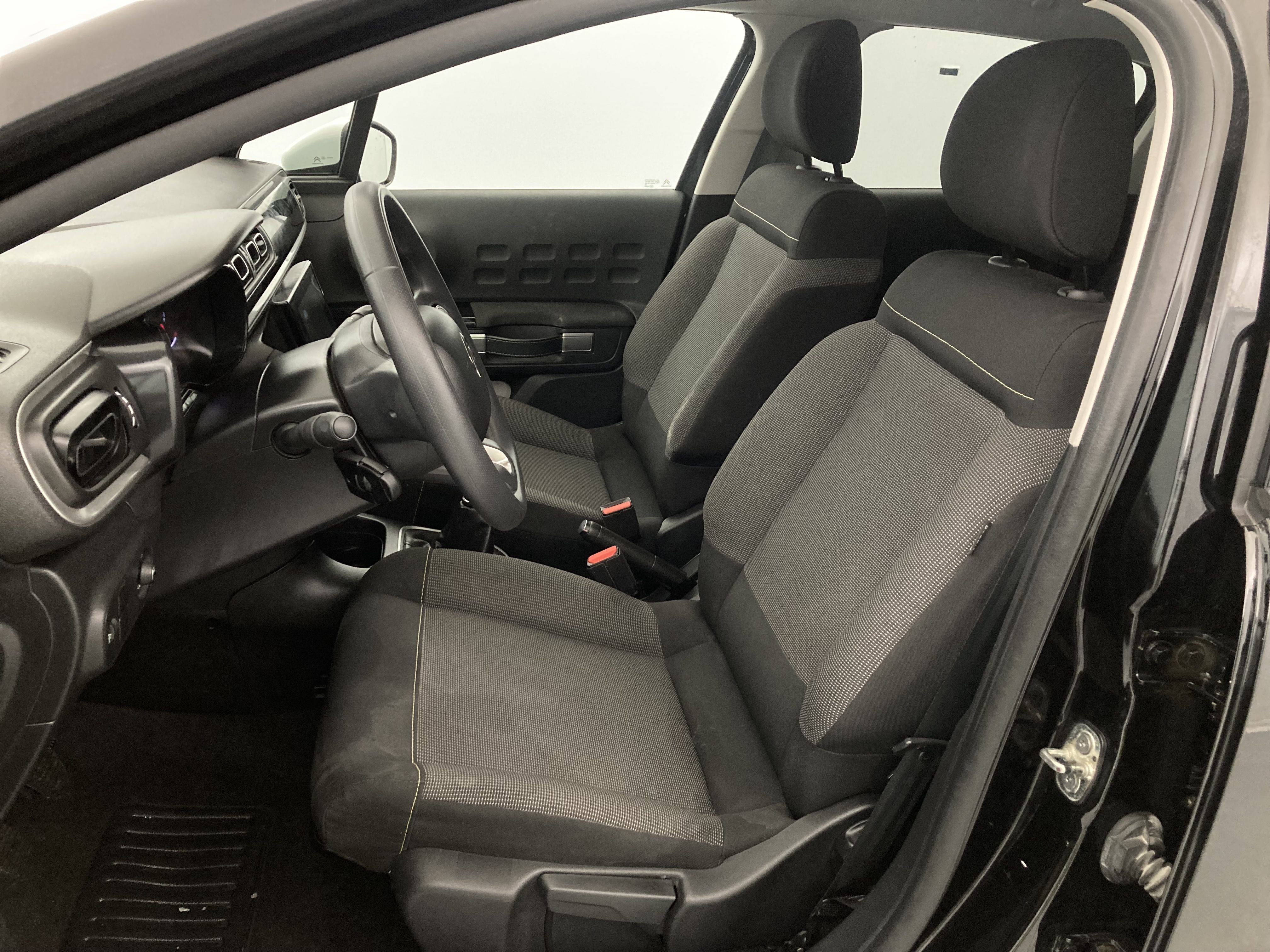 citroen c3 origin max 1.2 PURETECH 83 2024 negro perla nera / blanco 22