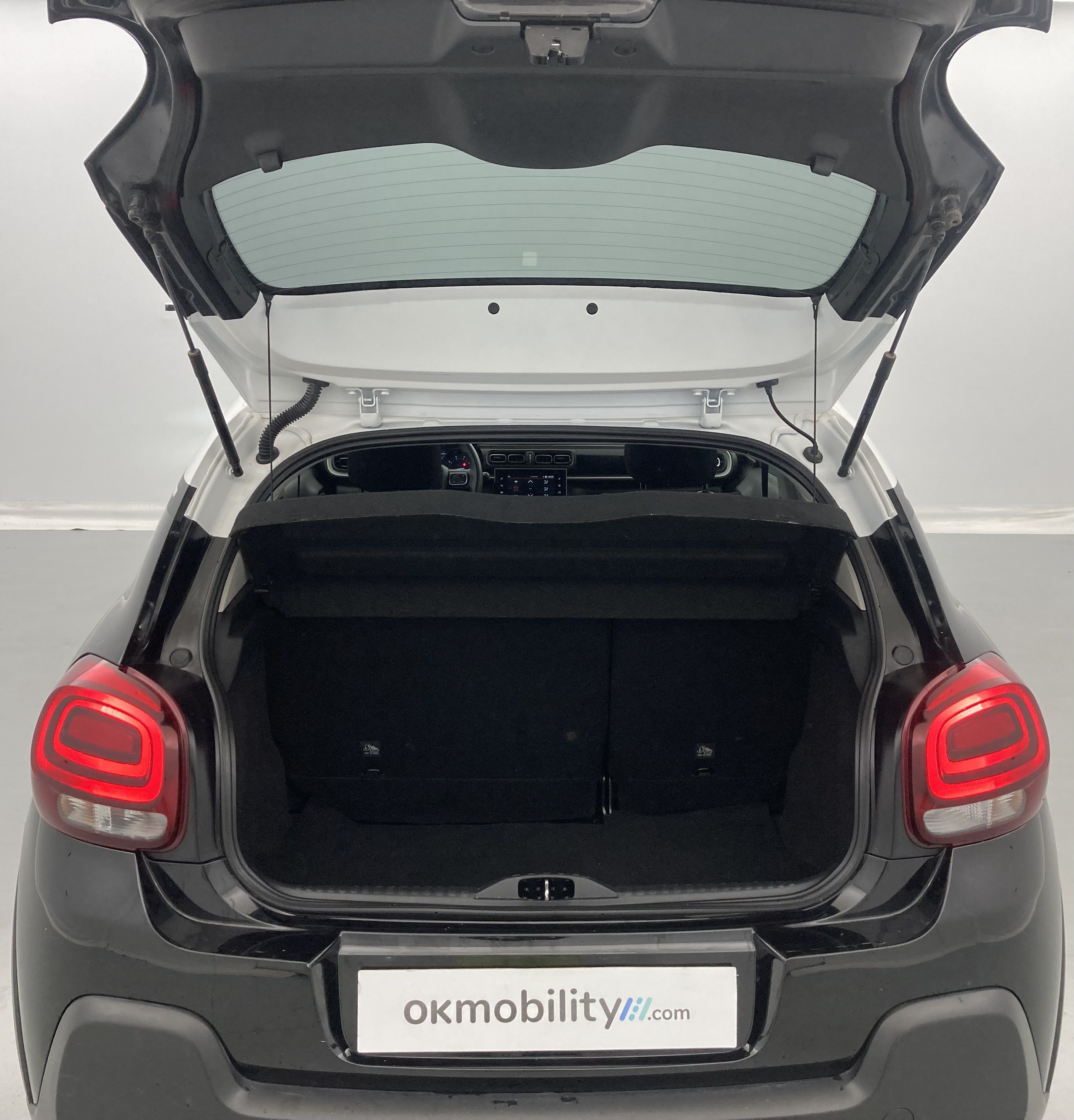 citroen c3 origin max 1.2 PURETECH 83 2024 negro perla nera / blanco 25