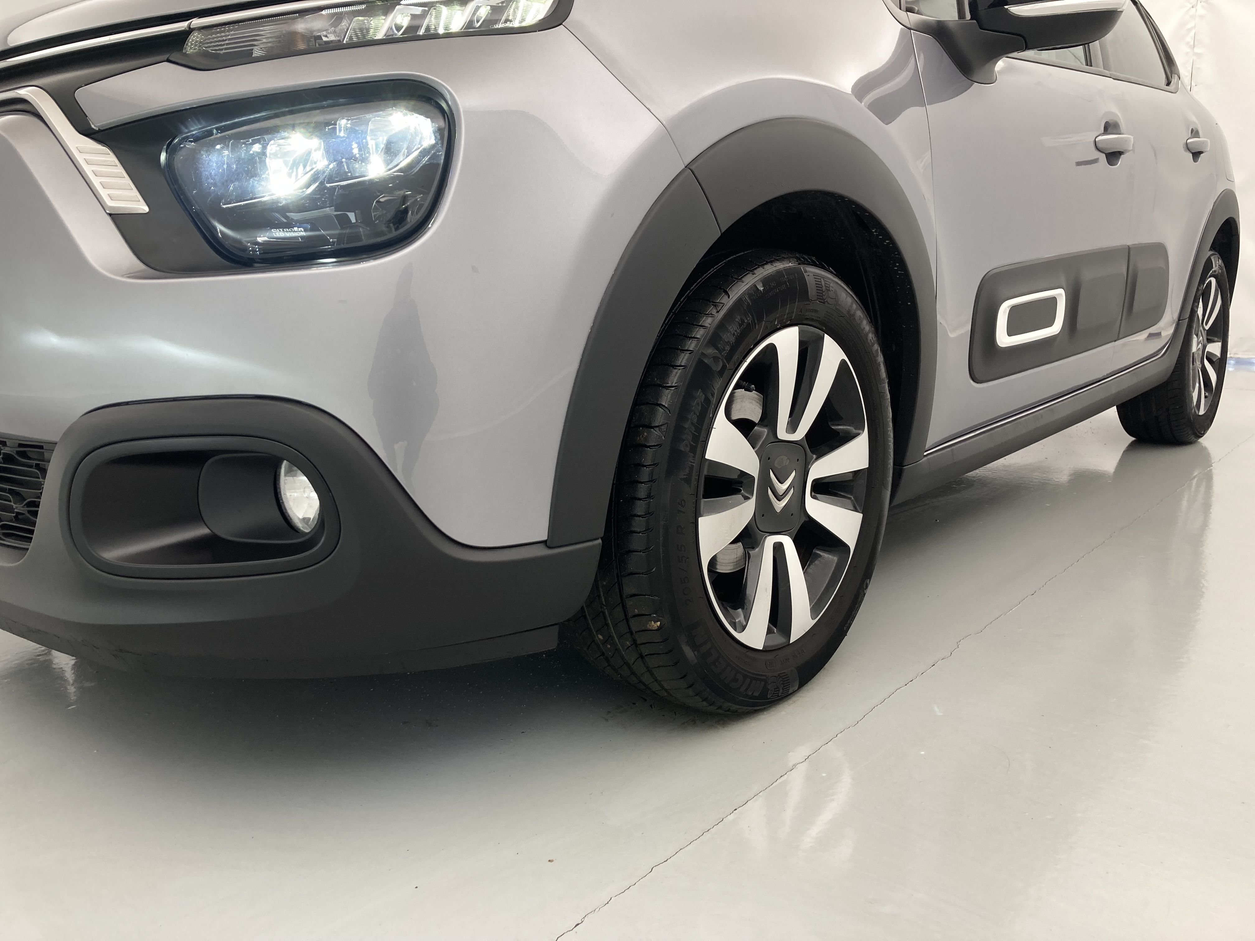 citroen c3 origin max 1.2 PURETECH 83 2024 gris acero / negro 27