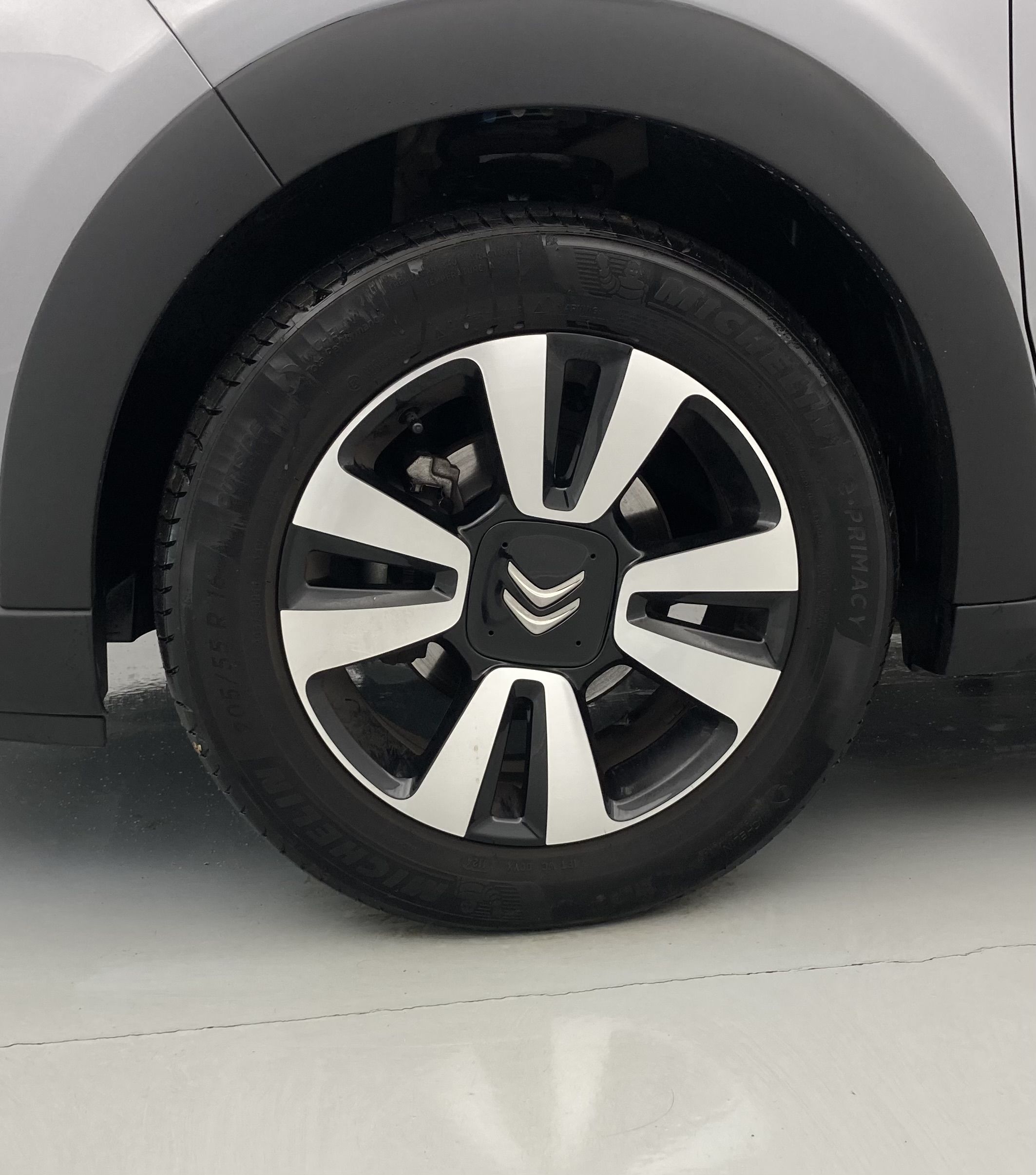 citroen c3 origin max 1.2 PURETECH 83 2024 gris acero / negro 28