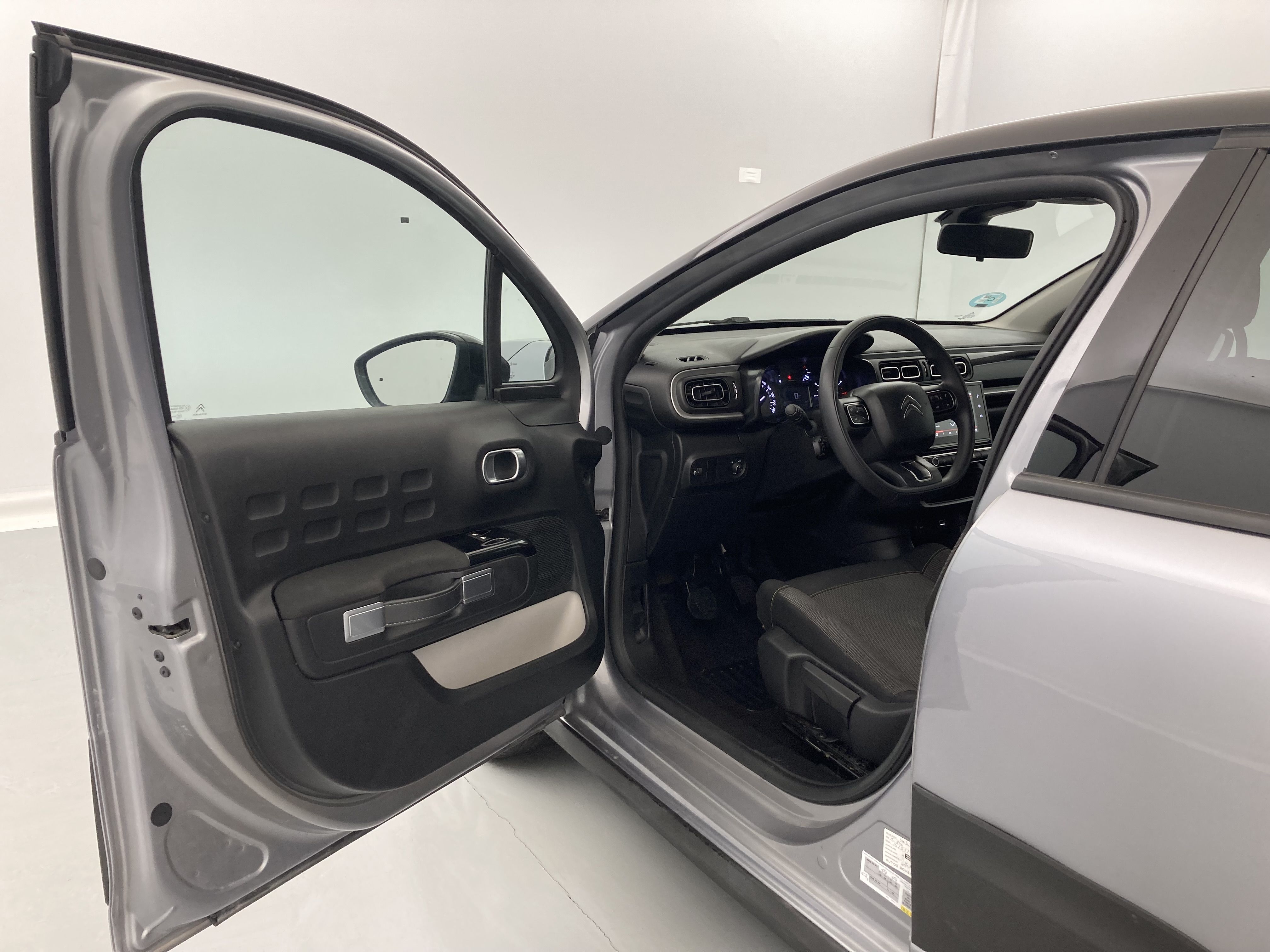 citroen c3 origin max 1.2 PURETECH 83 2024 gris acero / negro 16