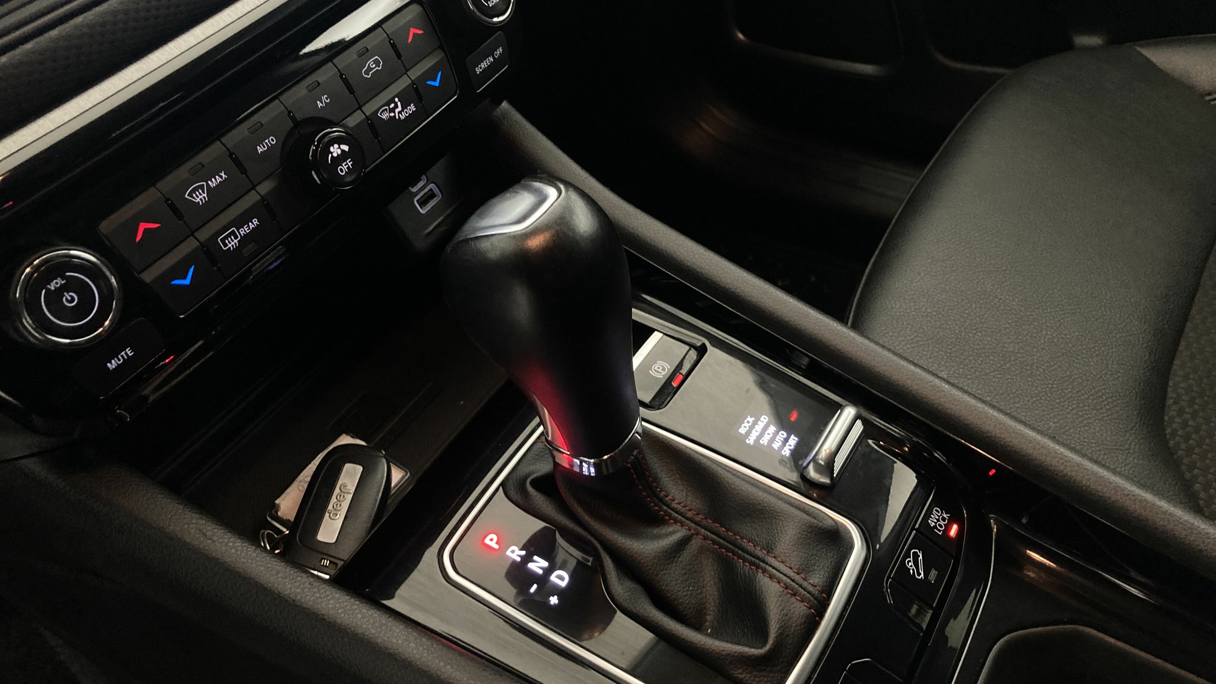 jeep compass trailhawk 1.3 PHEV 240 AWD 2022 graphite gray + techo negro 19