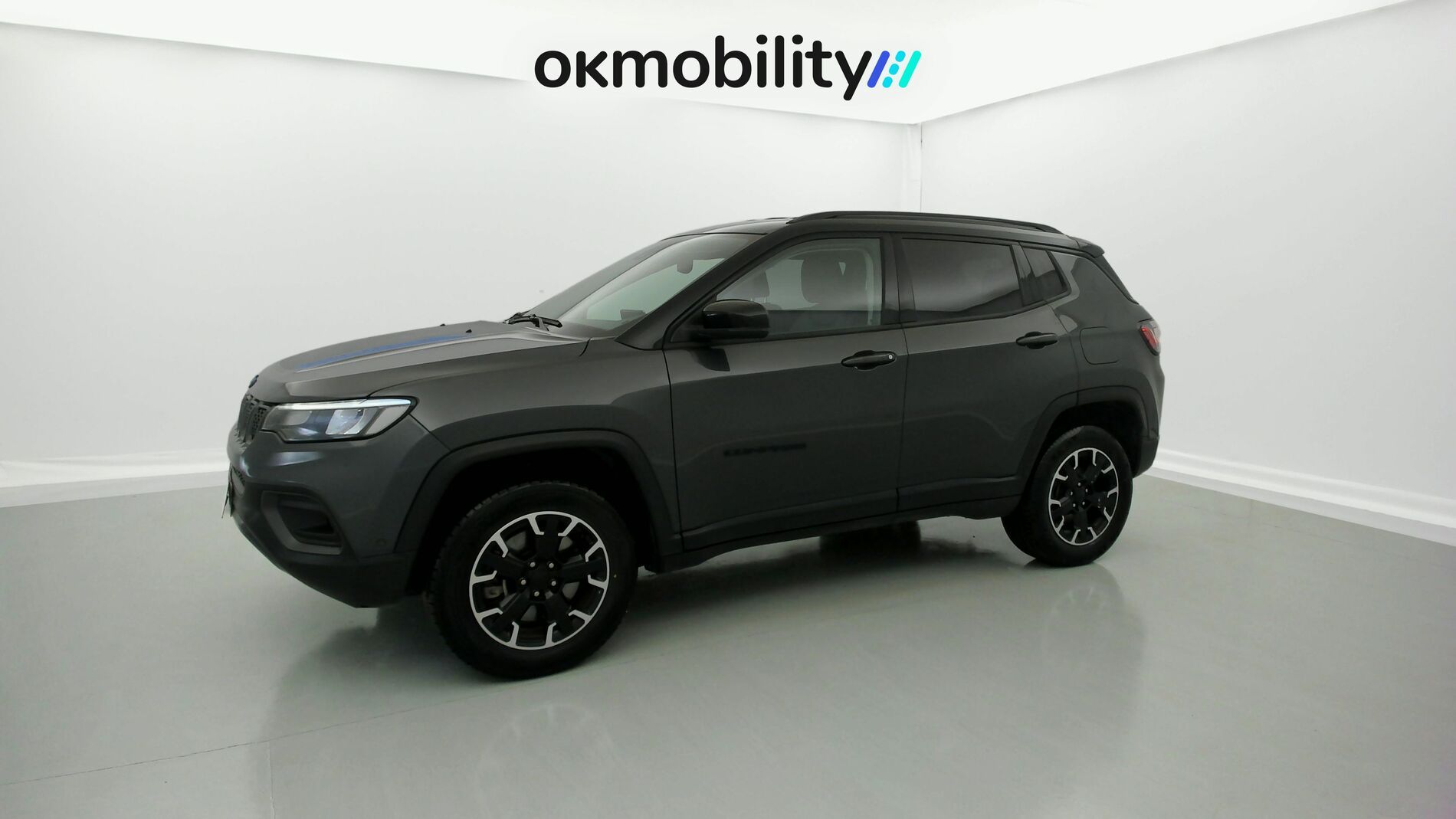 jeep compass trailhawk 1.3 PHEV 240 AWD 2022 graphite gray + techo negro 4