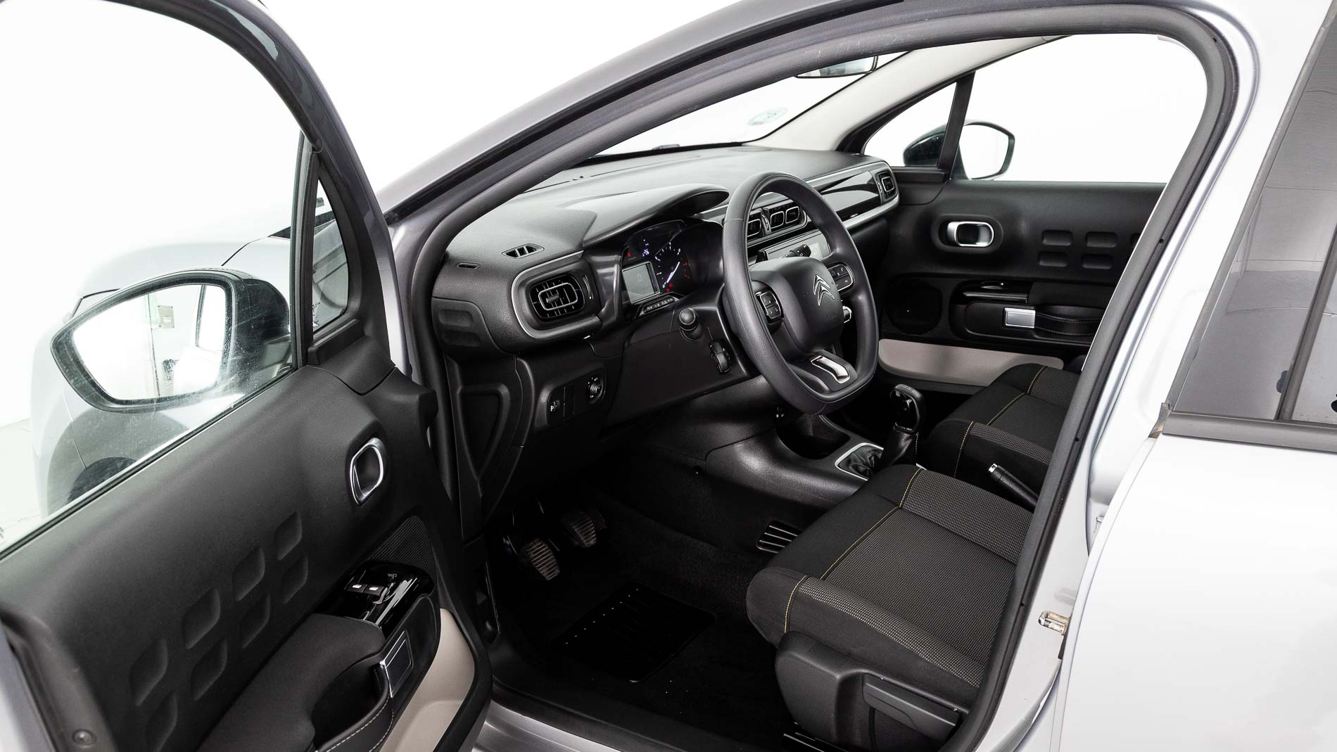 citroen c3 origin max 1.2 PURETECH 83 2024 gris acero / negro 13