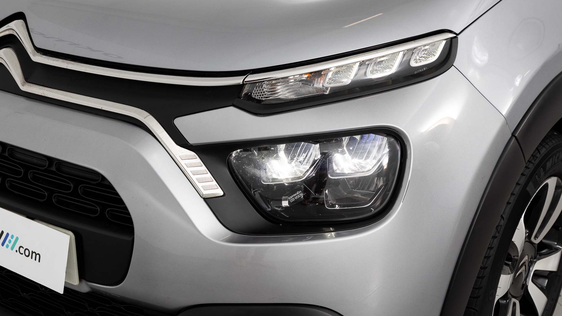 citroen c3 origin max 1.2 PURETECH 83 2024 gris acero / negro 26