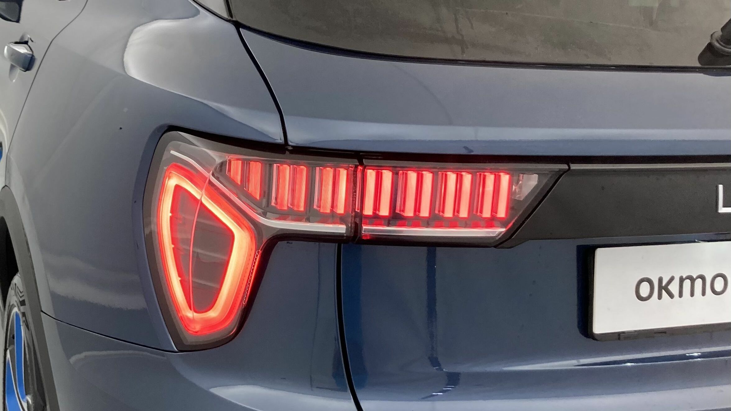 lynk&co 1 nv 1.5 PHEV 261 2022 blue 28