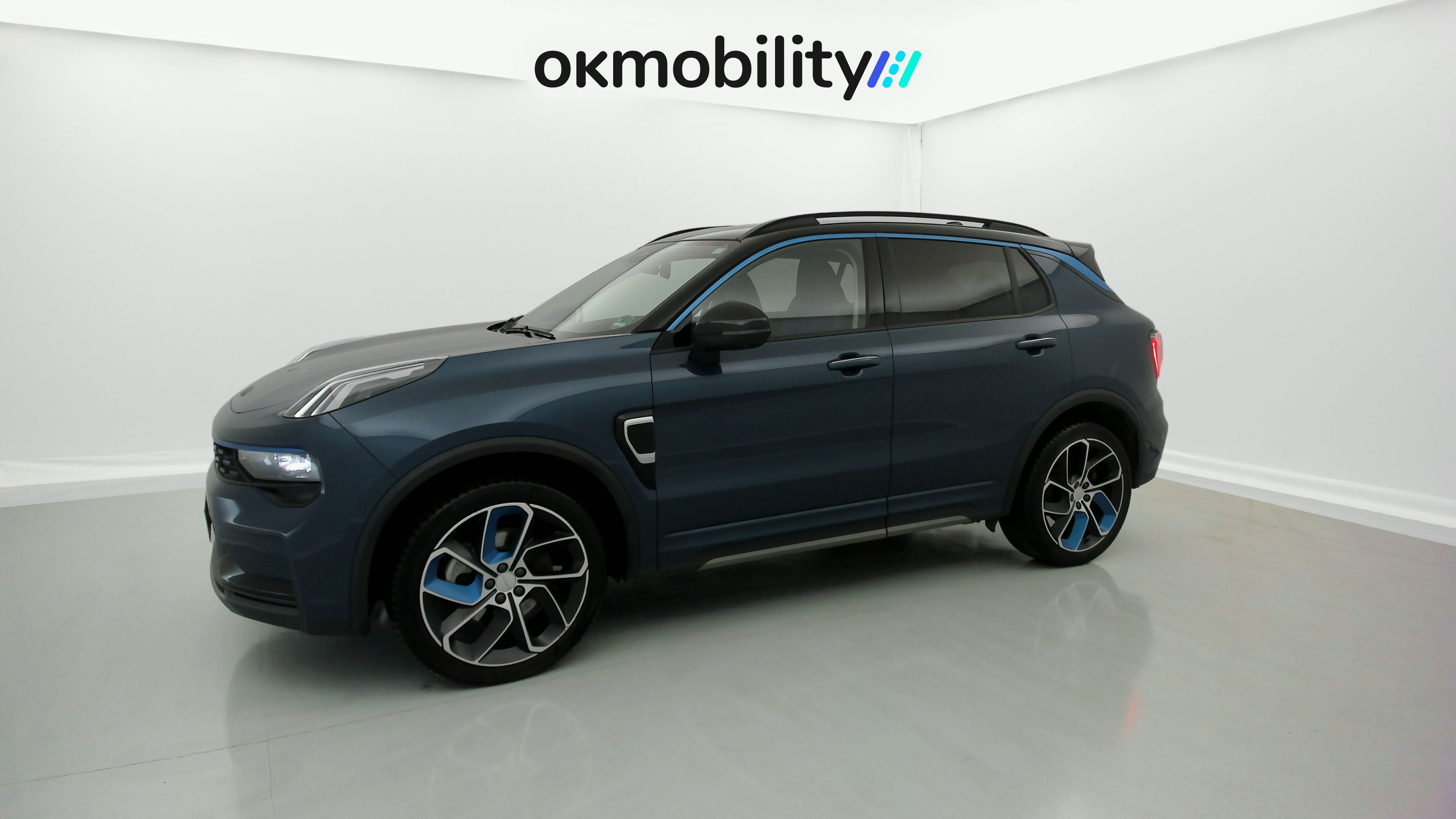 lynk&co 1 nv 1.5 PHEV 261 2022 blue 7