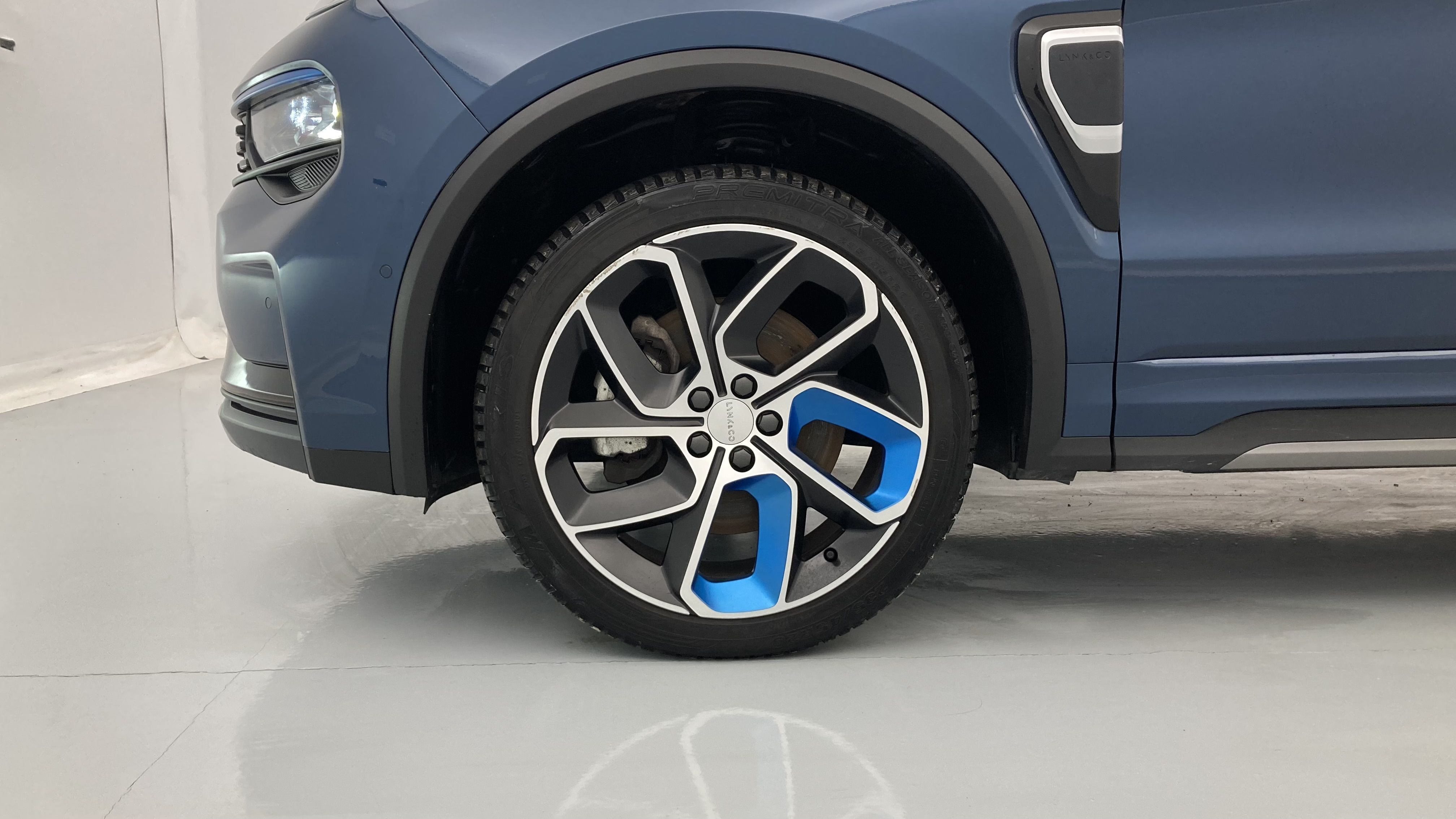 lynk&co 1 nv 1.5 PHEV 261 2022 blue 33