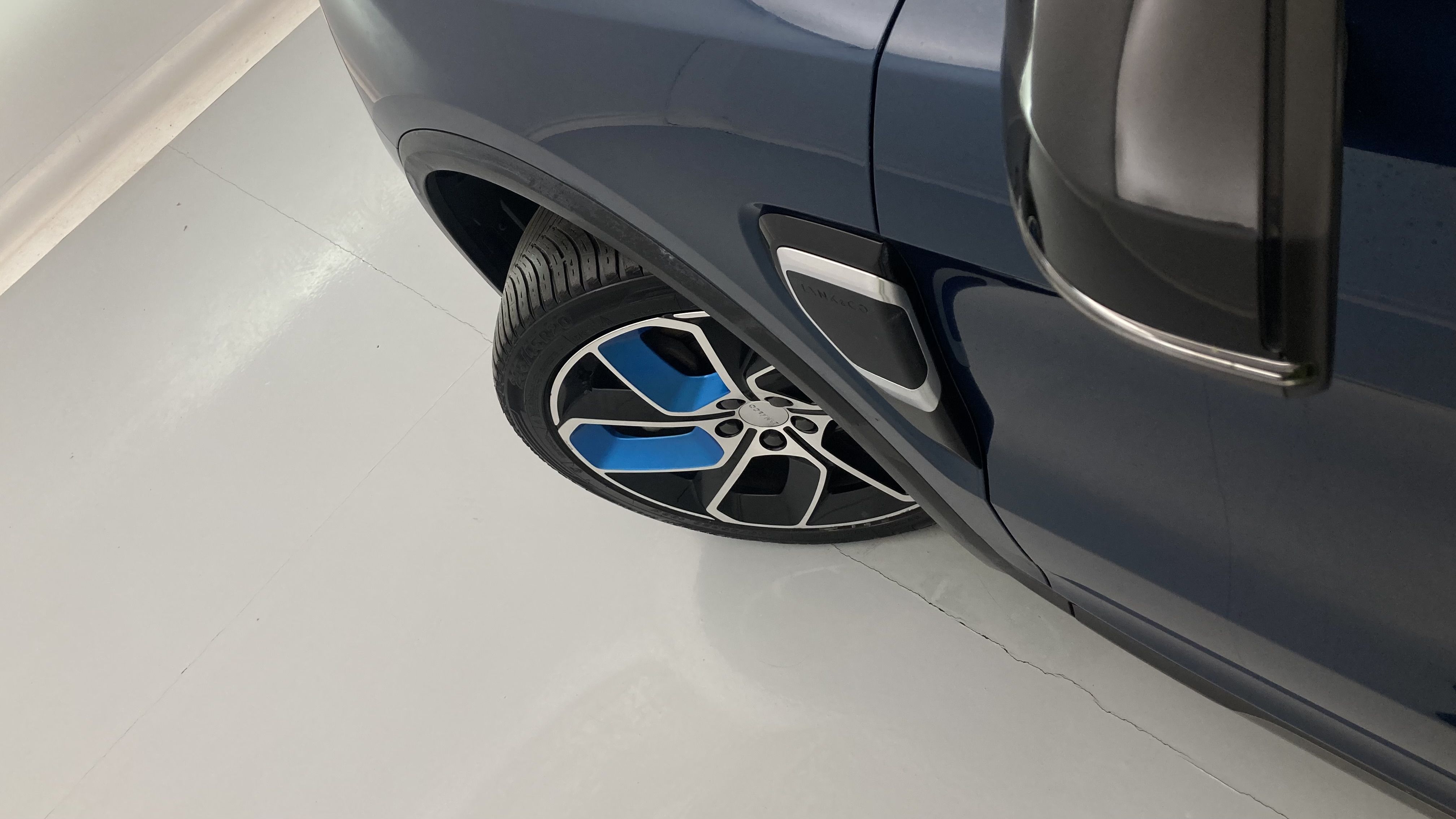 lynk&co 1 nv 1.5 PHEV 261 2022 blue 35