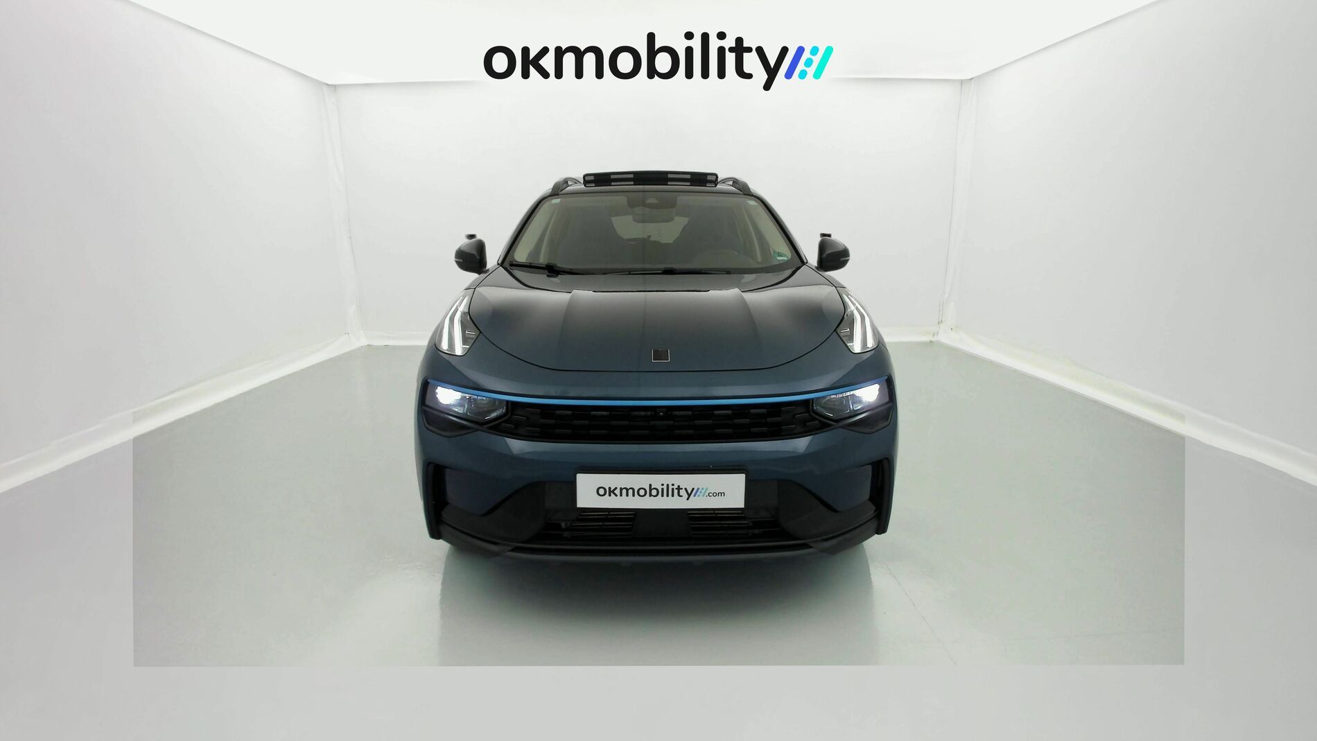 lynk&co 1 nv 1.5 PHEV 261 2022 blue 4