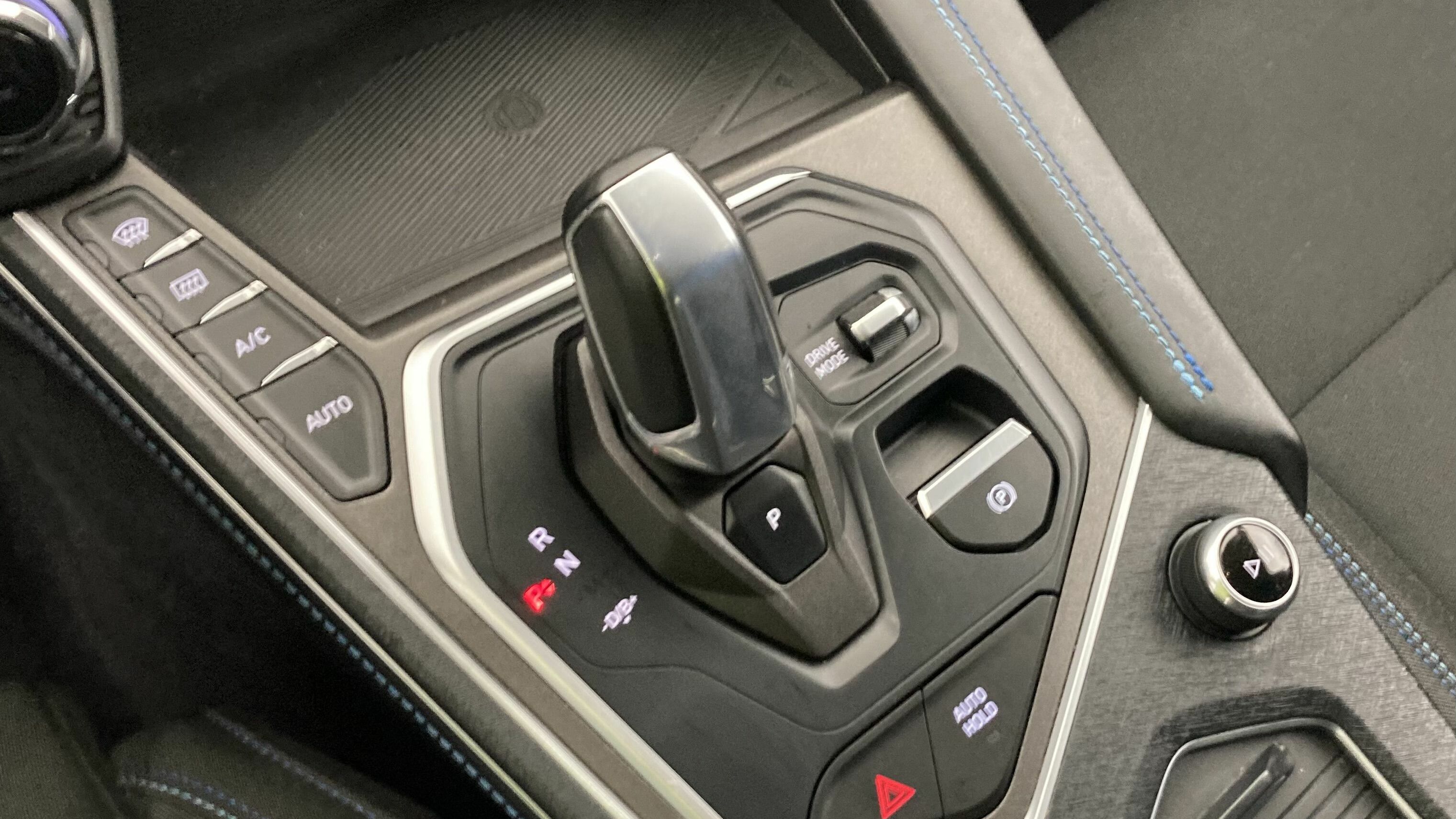 lynk&co 1 nv 1.5 PHEV 261 2022 blue 20