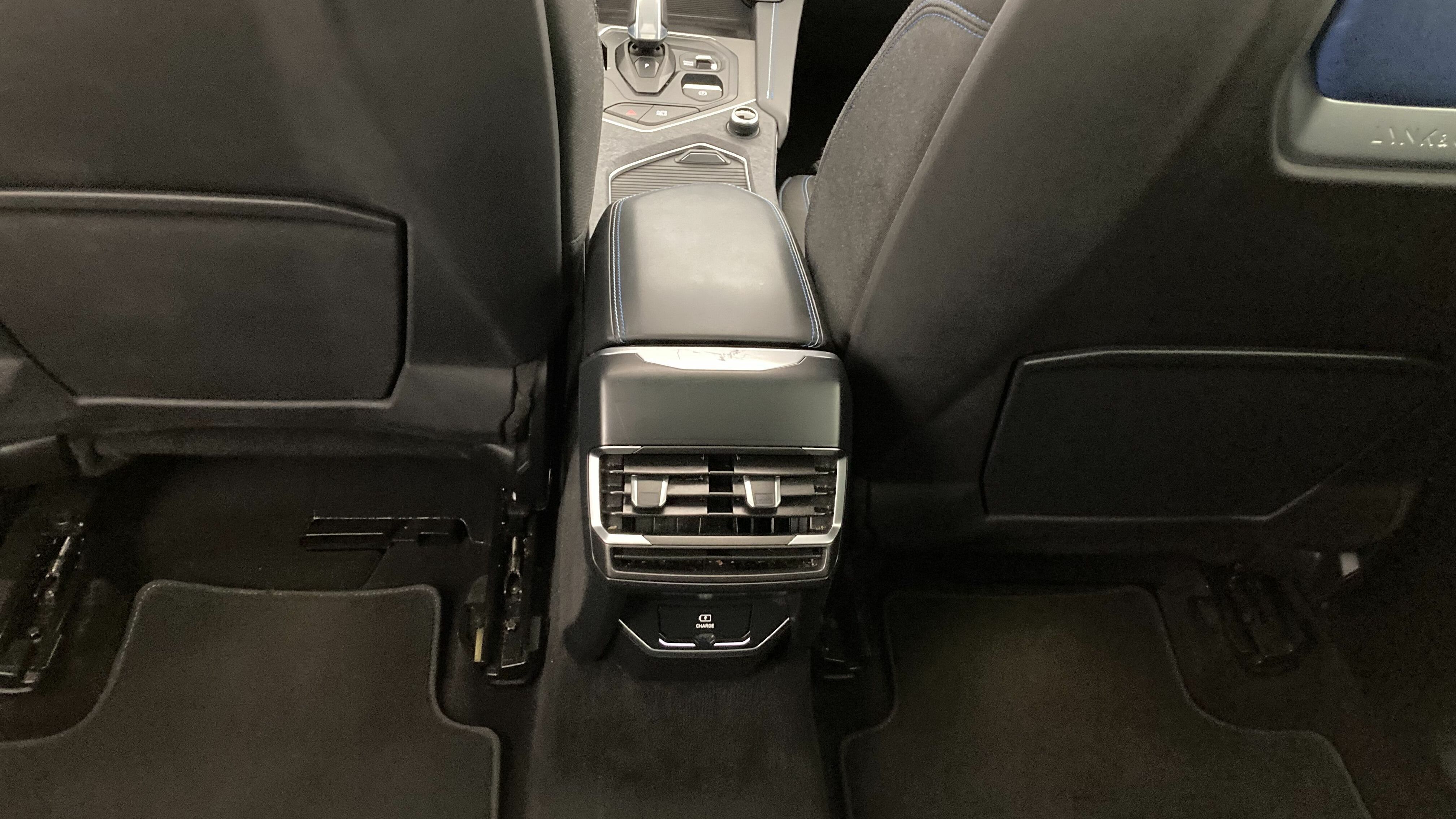 lynk&co 1 nv 1.5 PHEV 261 2022 blue 22