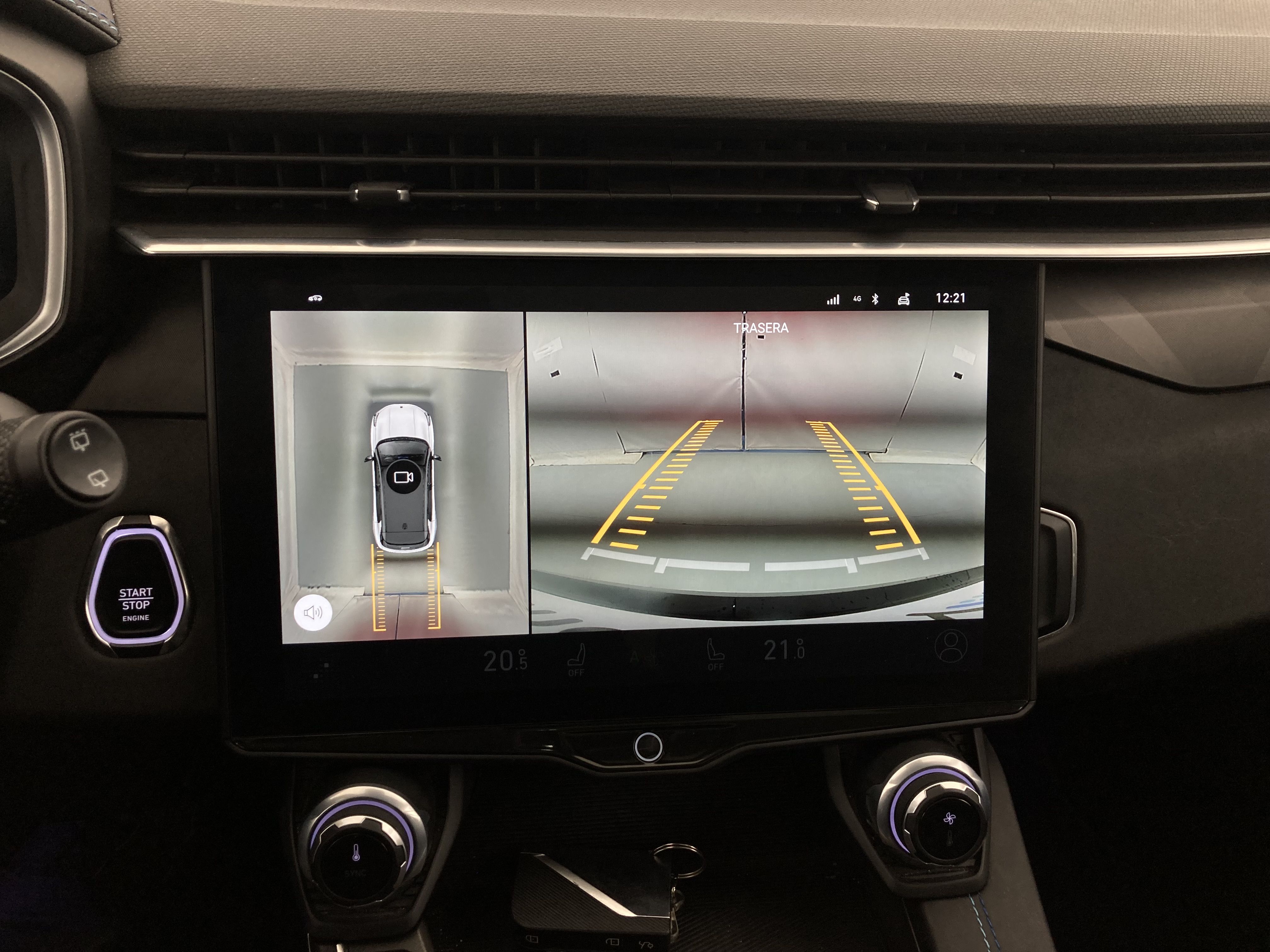 lynk&co 1 nv 1.5 PHEV 261 2022 black 26